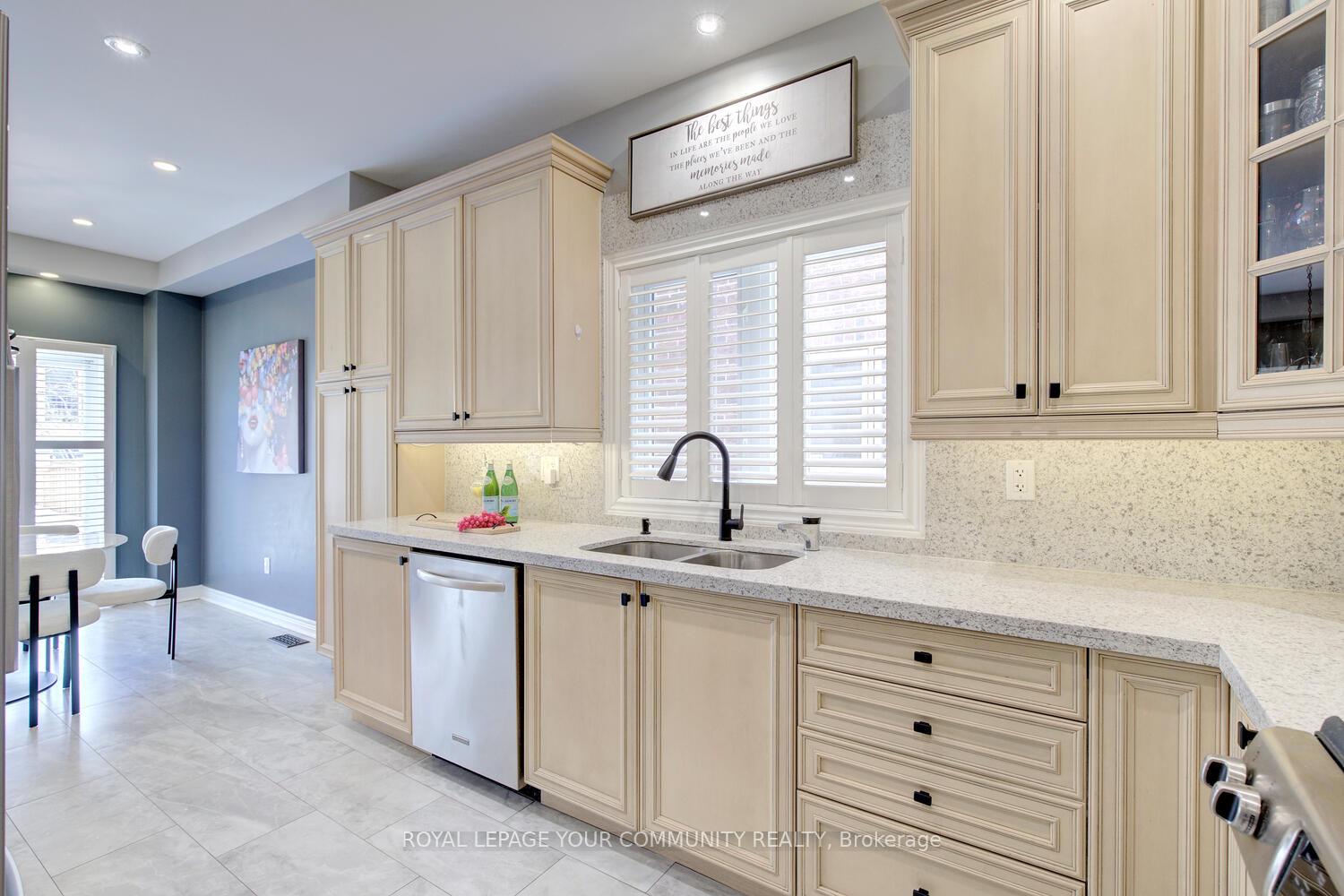 Photo 12 of 185 Chayna Crescent, Vaughan, Patterson — HOMEH