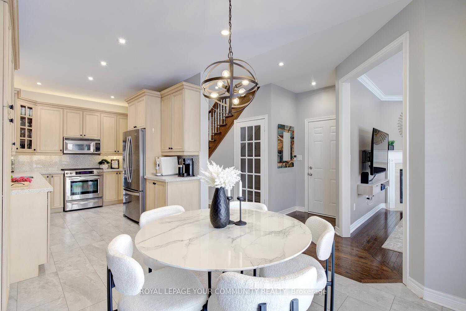 Photo 18 of 185 Chayna Crescent, Vaughan, Patterson — HOMEH