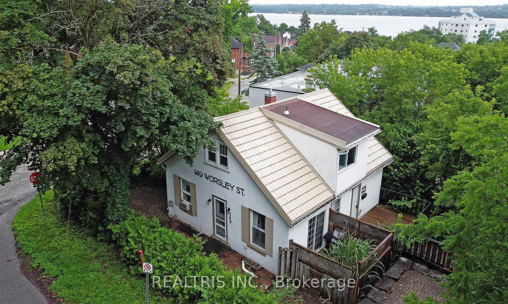 Photo 2 of 149 Worsley Street, Barrie, City Centre — HOMEH