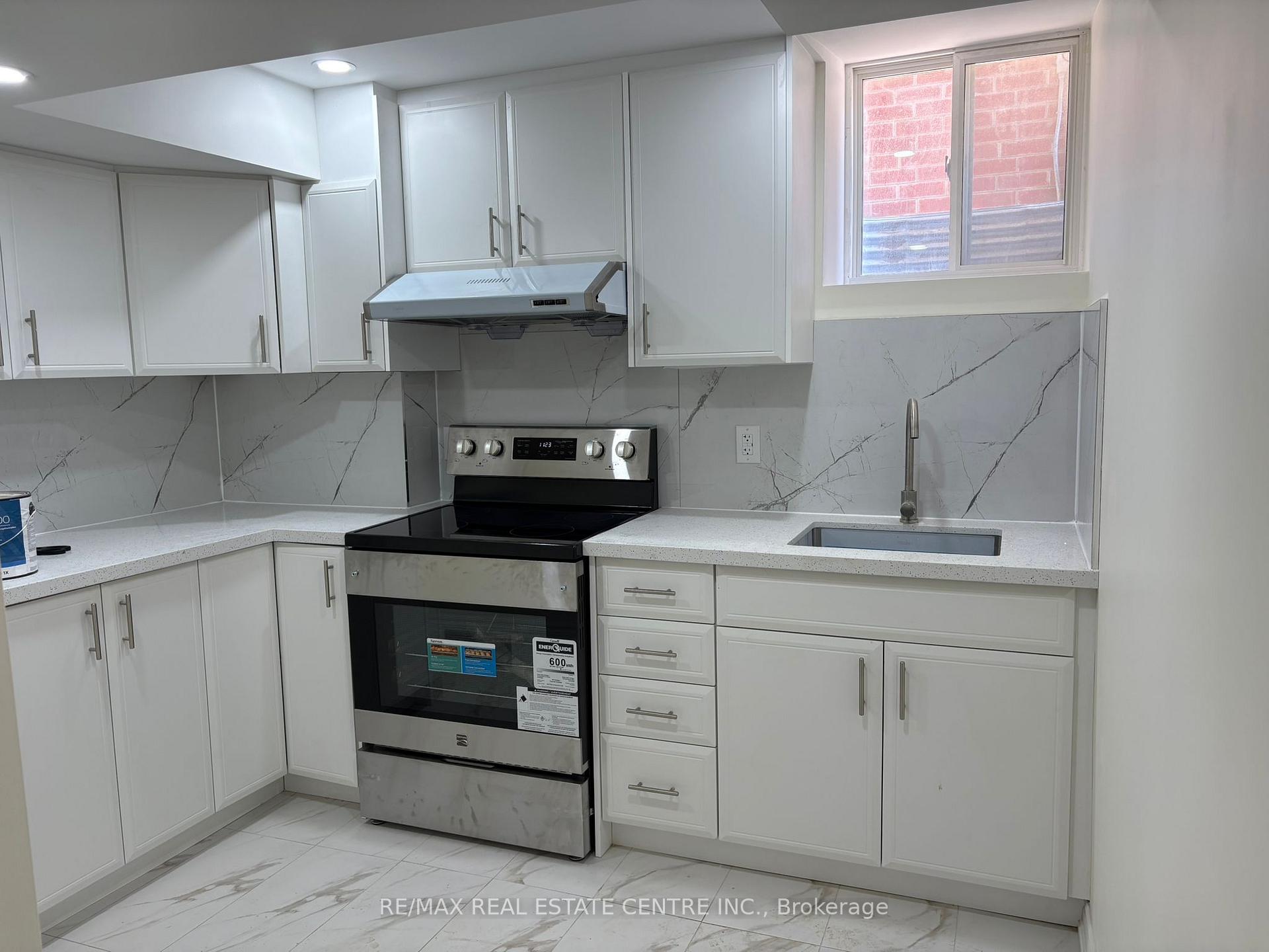 Photo 10 of 50 Kessler Drive, Brampton, Sandringham-Wellington North — HOMEH