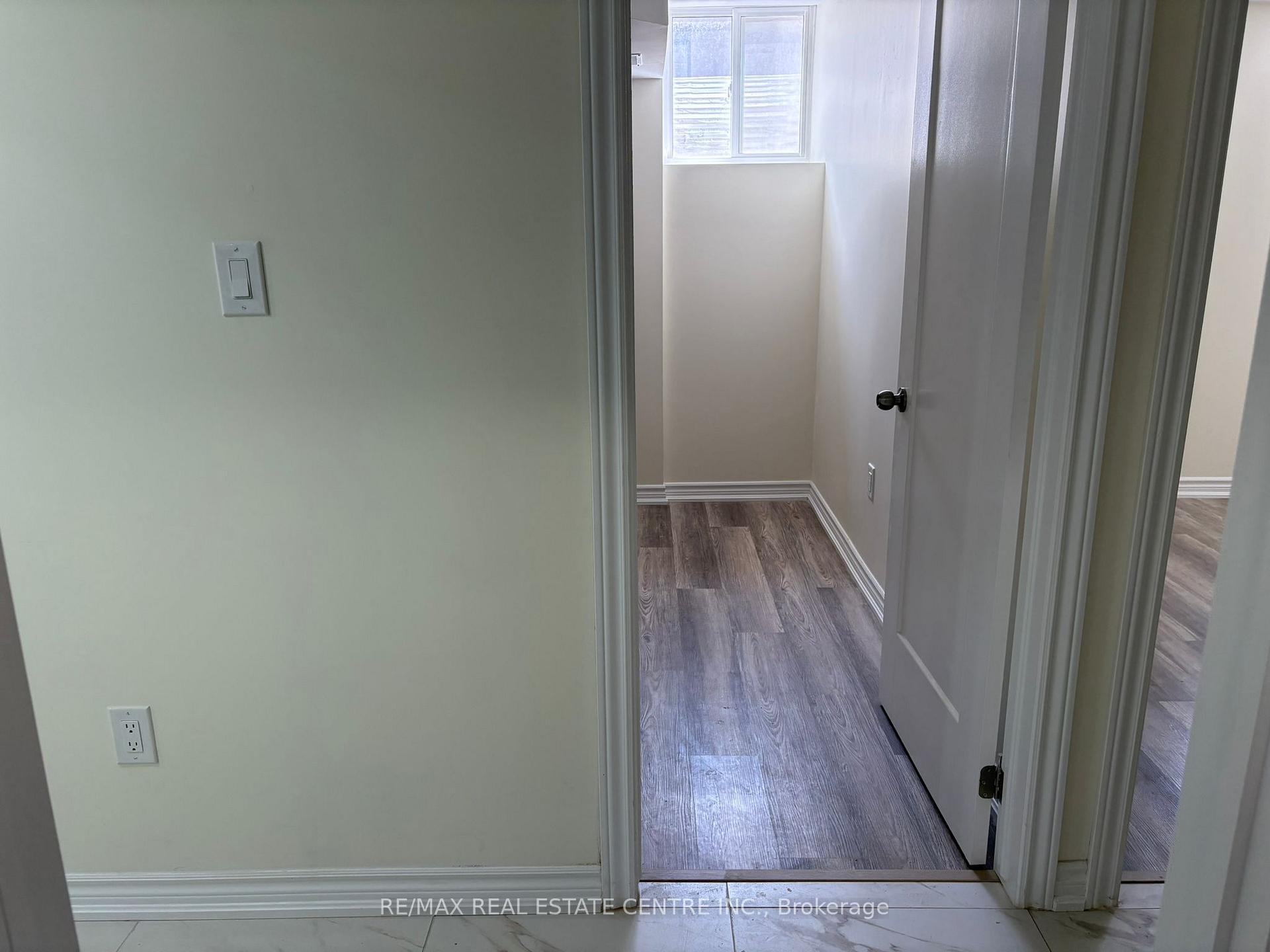 Photo 3 of 50 Kessler Drive, Brampton, Sandringham-Wellington North — HOMEH
