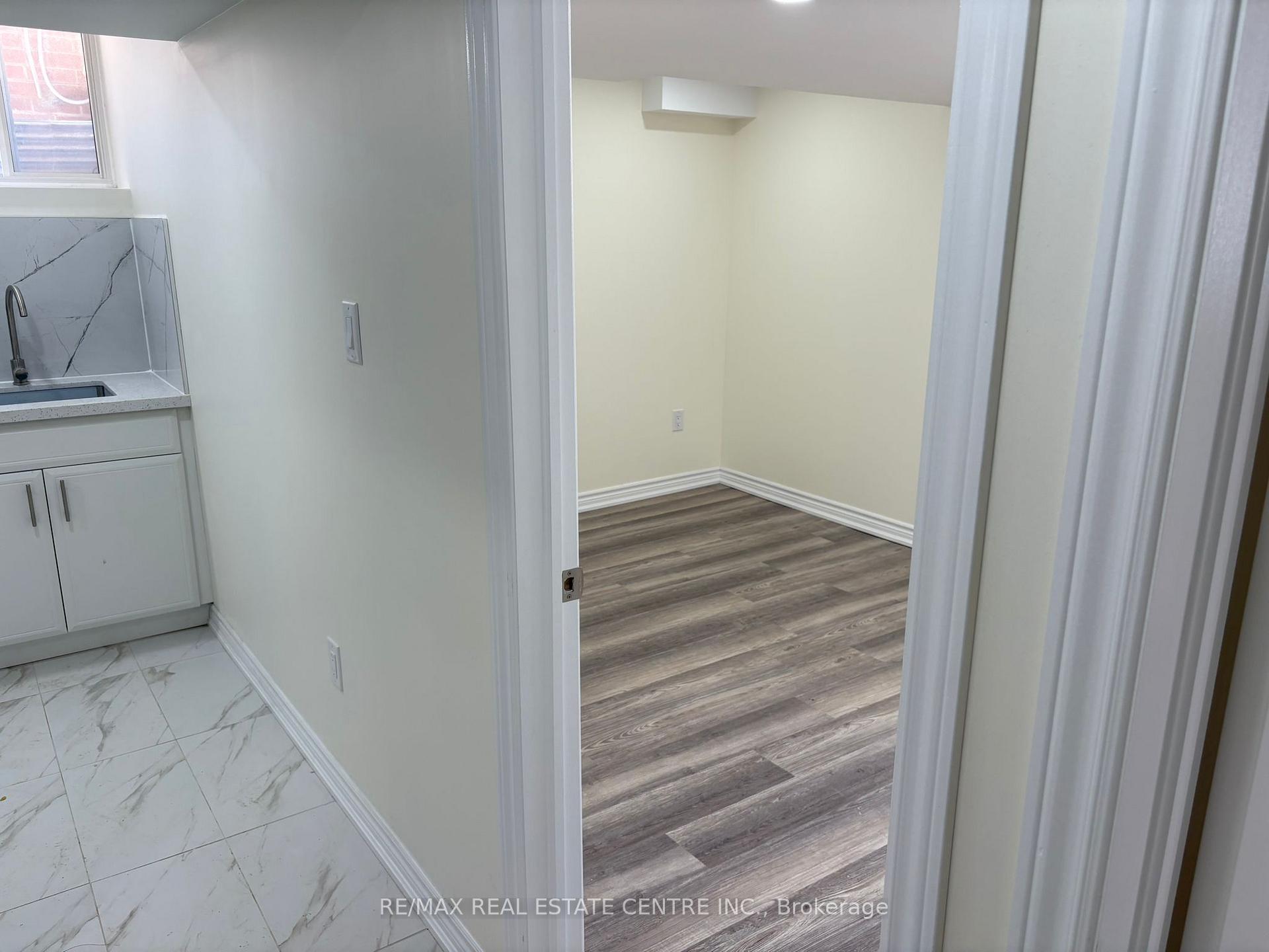 Photo 15 of 50 Kessler Drive, Brampton, Sandringham-Wellington North — HOMEH