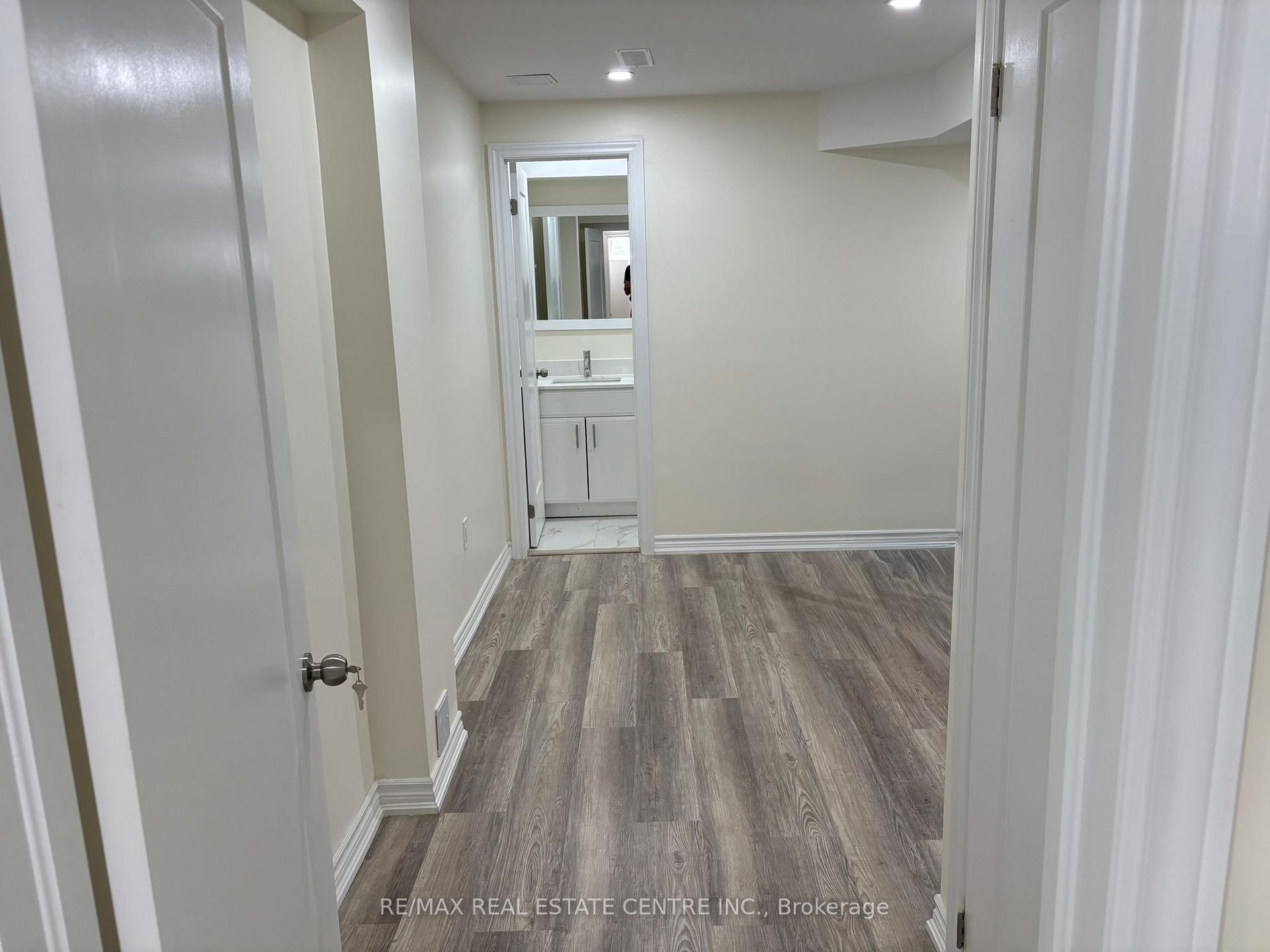 Photo 13 of 50 Kessler Drive, Brampton, Sandringham-Wellington North — HOMEH