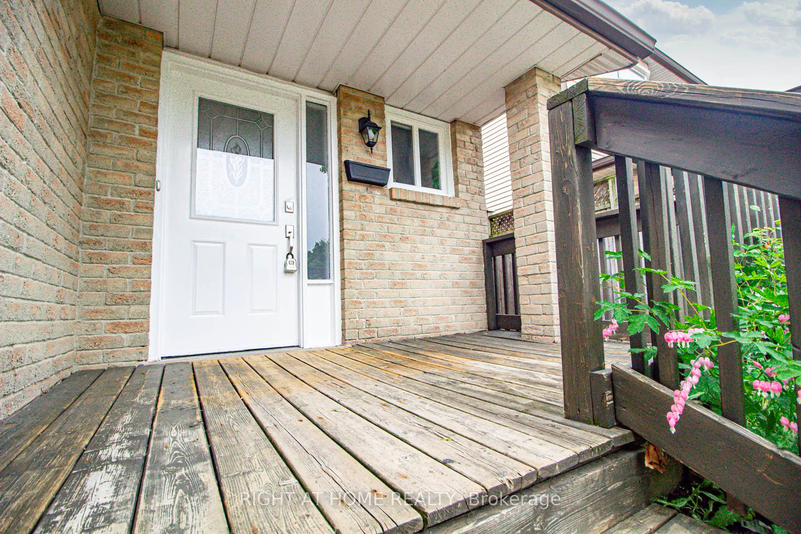 Photo 3 of 30 Vodden Street W, Brampton, Brampton West — HOMEH