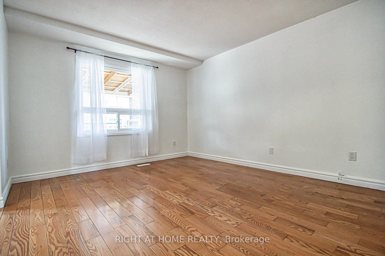 Photo 5 of 30 Vodden Street W, Brampton, Brampton West — HOMEH