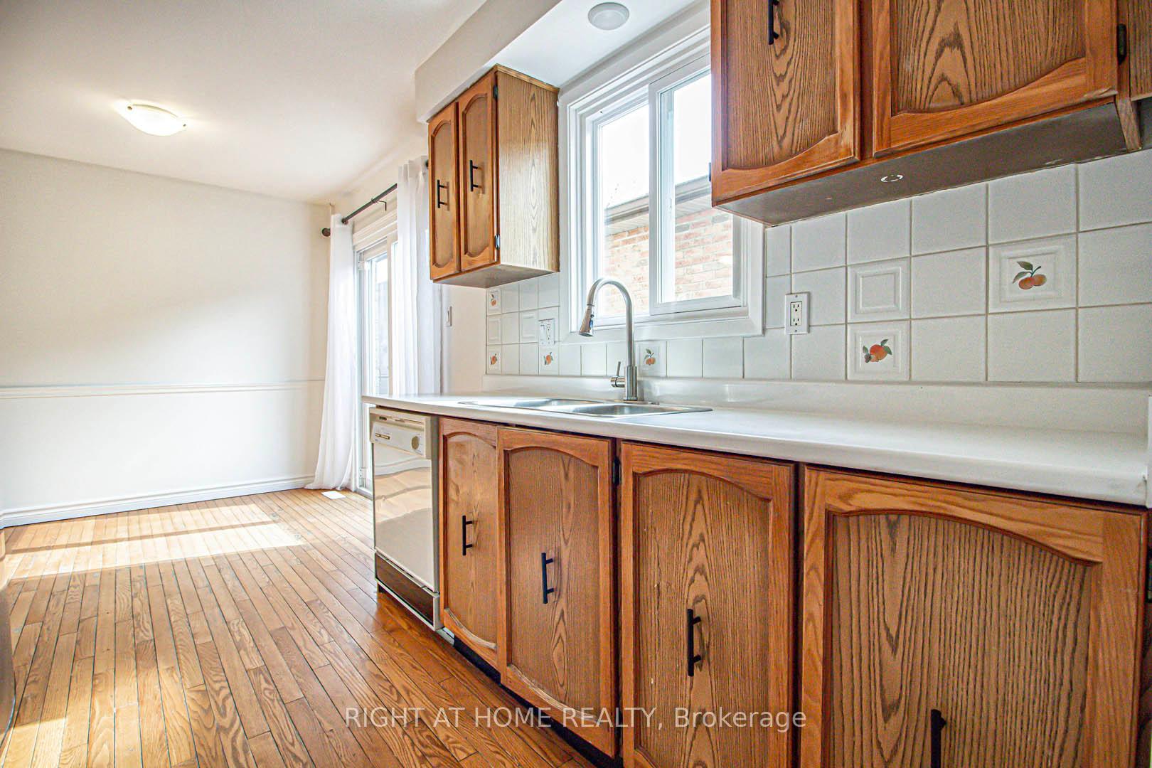 Photo 13 of 30 Vodden Street W, Brampton, Brampton West — HOMEH