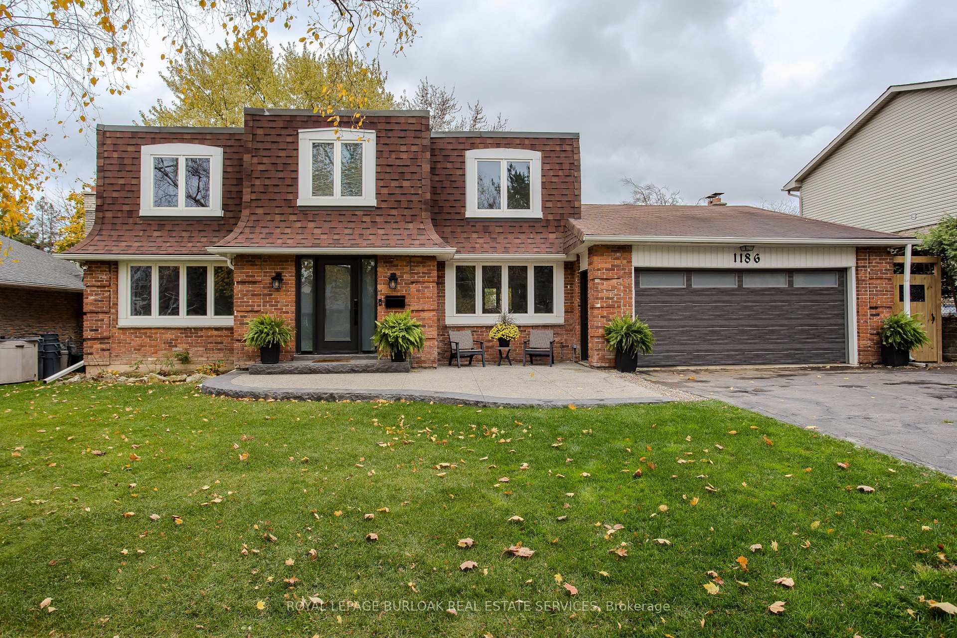 Front of 1186 Tyandaga Park Drive