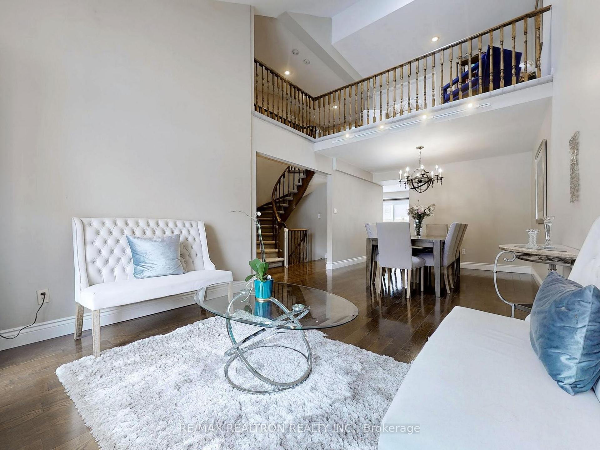 Photo 3 of 171 Mcmorran Crescent, Vaughan, Brownridge — HOMEH