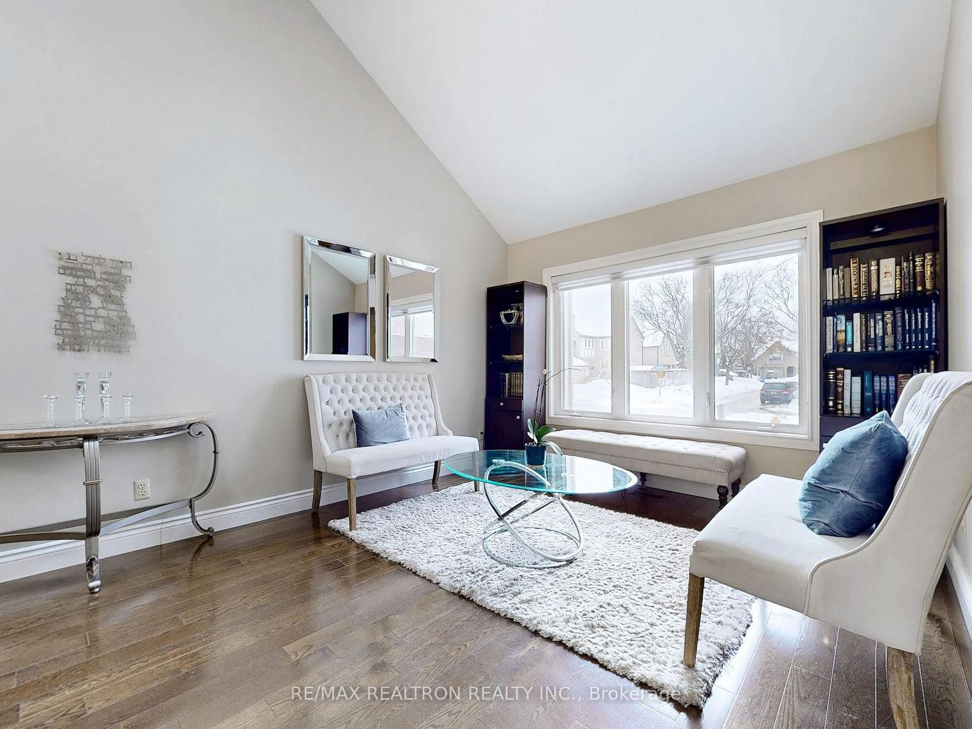 Photo 5 of 171 Mcmorran Crescent, Vaughan, Brownridge — HOMEH