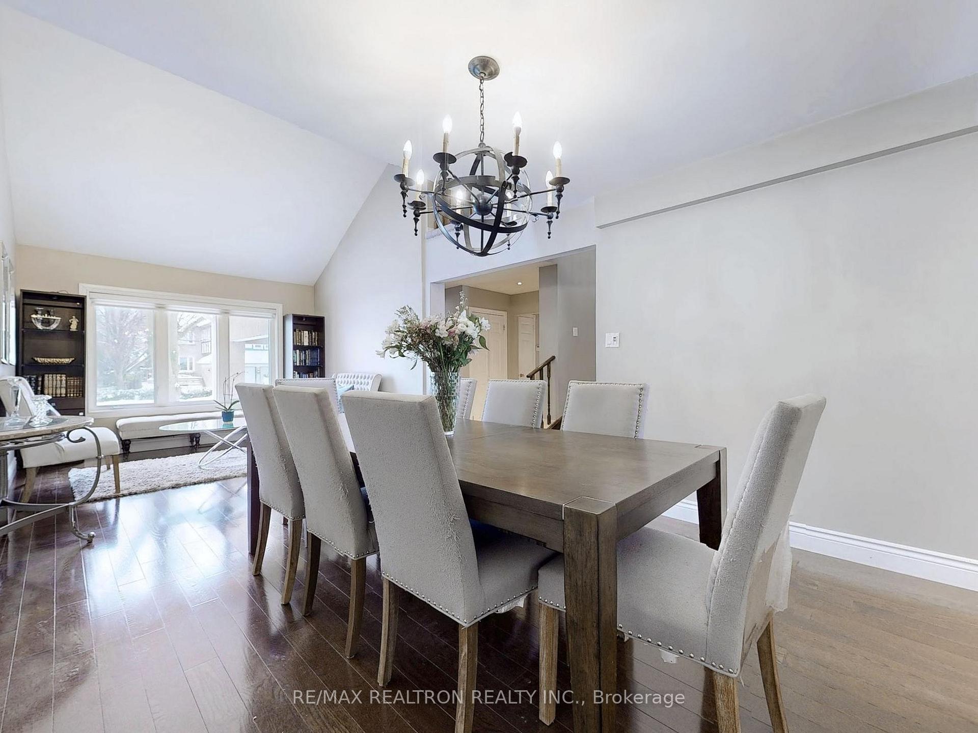 Photo 7 of 171 Mcmorran Crescent, Vaughan, Brownridge — HOMEH