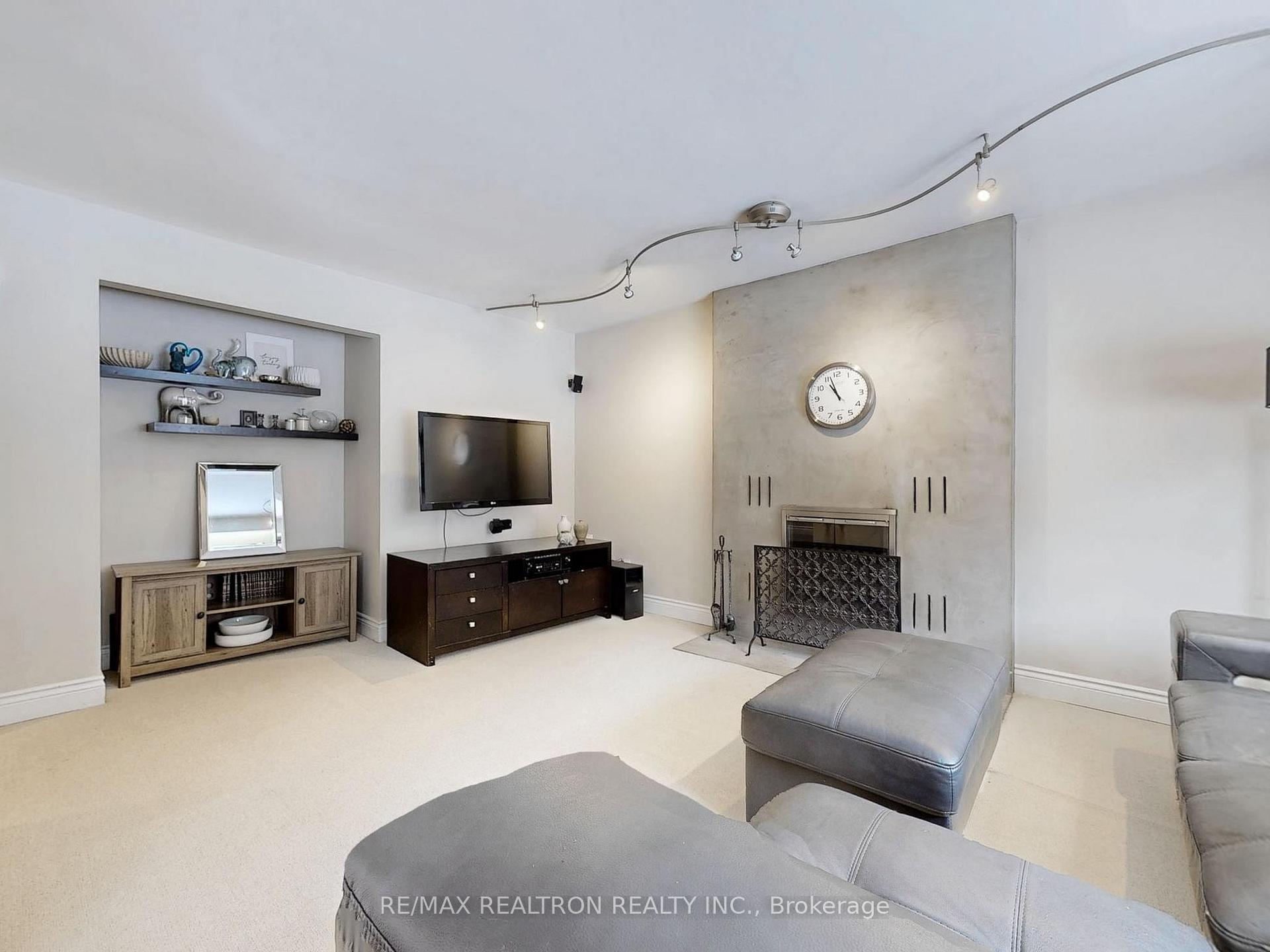 Photo 8 of 171 Mcmorran Crescent, Vaughan, Brownridge — HOMEH