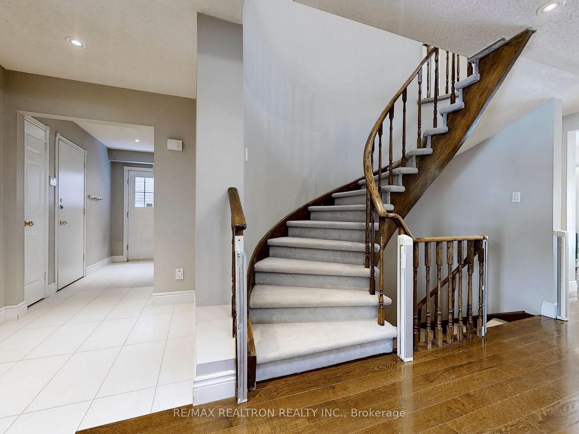 Photo 18 of 171 Mcmorran Crescent, Vaughan, Brownridge — HOMEH
