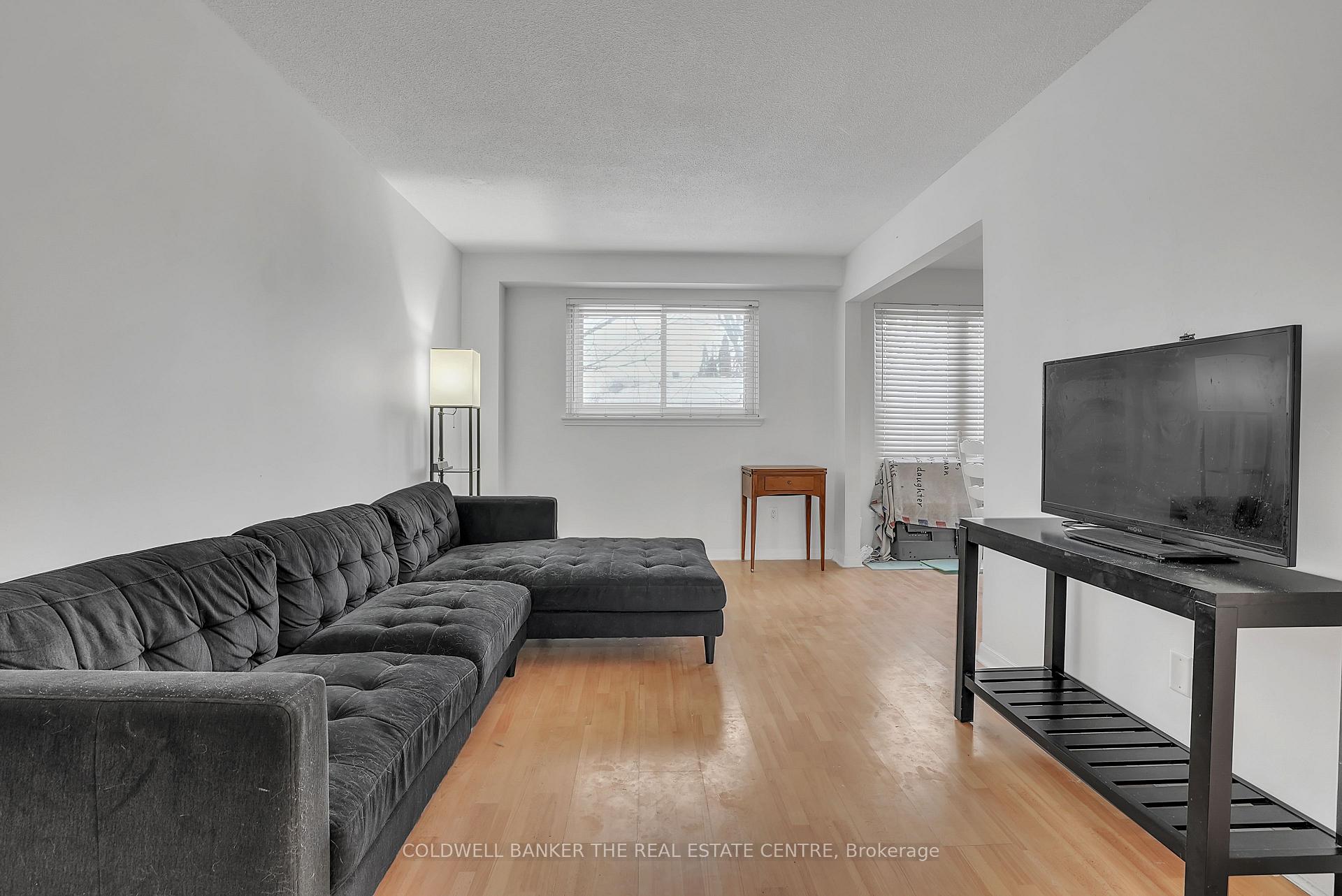 Photo 7 of 56 Chaucer Crescent, Barrie, Letitia Heights — HOMEH