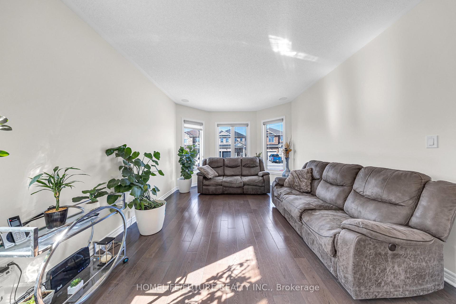 Photo 7 of 49 Terry Clayton Avenue, Brock, Beaverton — HOMEH