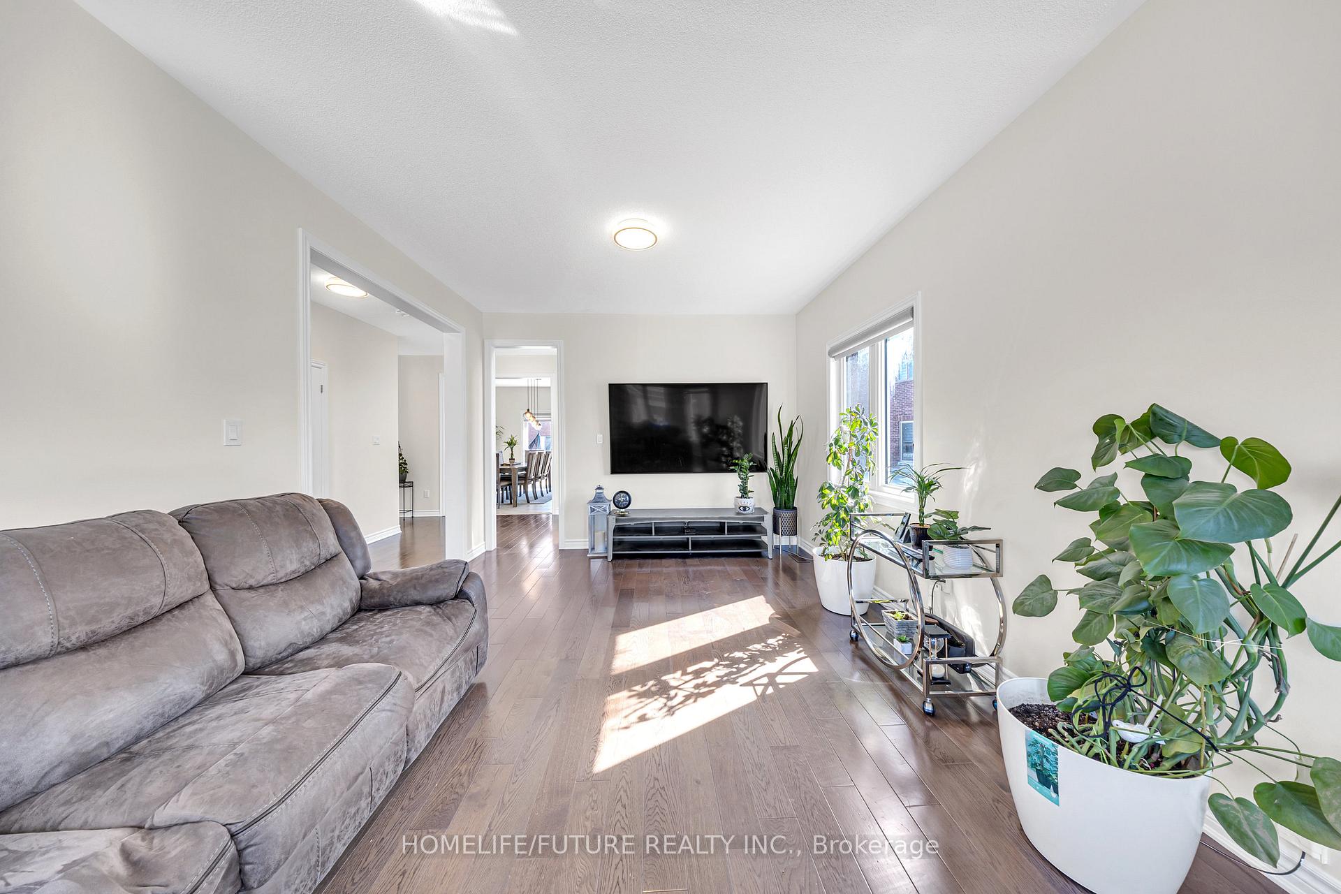 Photo 8 of 49 Terry Clayton Avenue, Brock, Beaverton — HOMEH