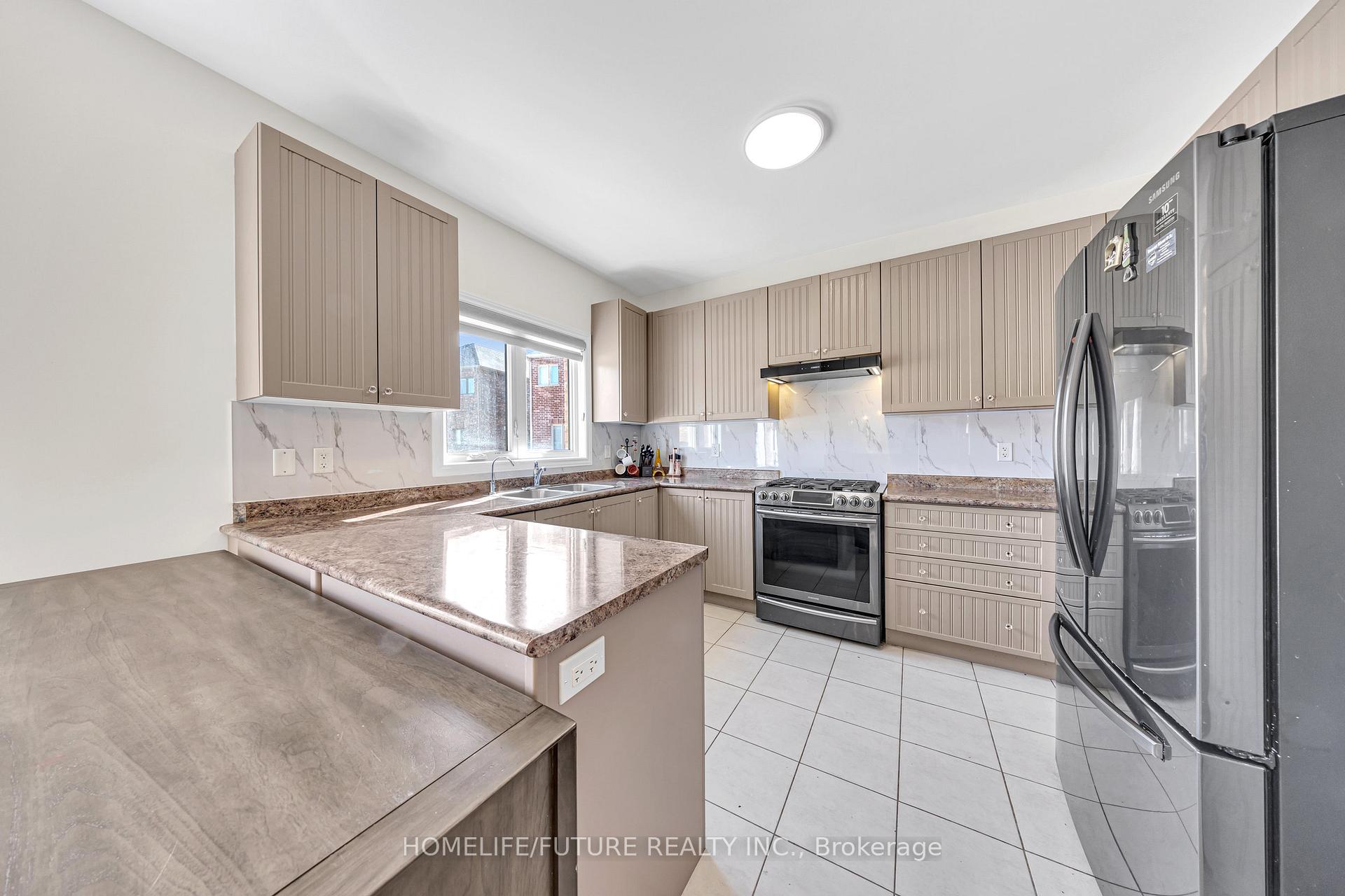 Photo 10 of 49 Terry Clayton Avenue, Brock, Beaverton — HOMEH
