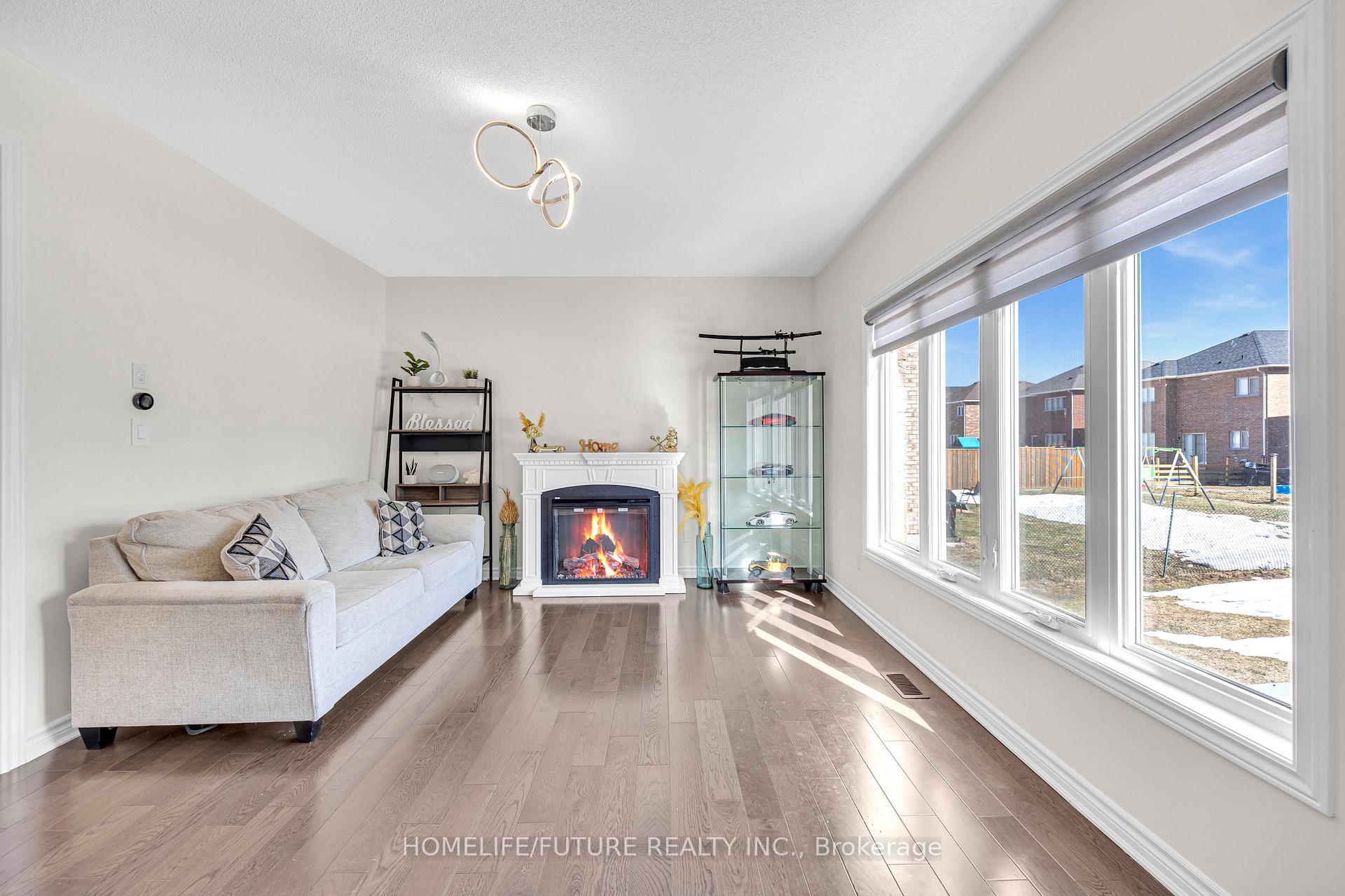 Photo 16 of 49 Terry Clayton Avenue, Brock, Beaverton — HOMEH