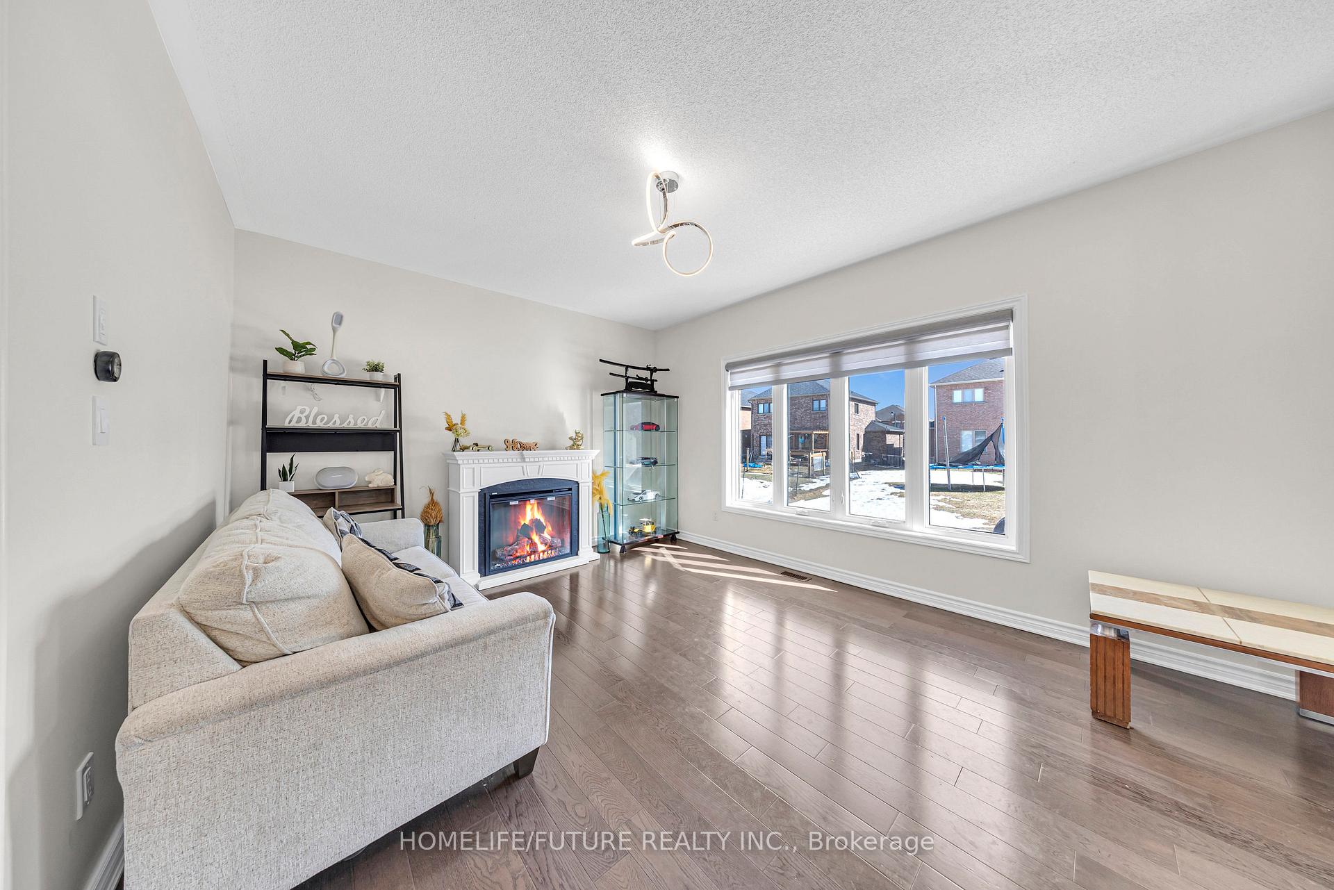 Photo 20 of 49 Terry Clayton Avenue, Brock, Beaverton — HOMEH