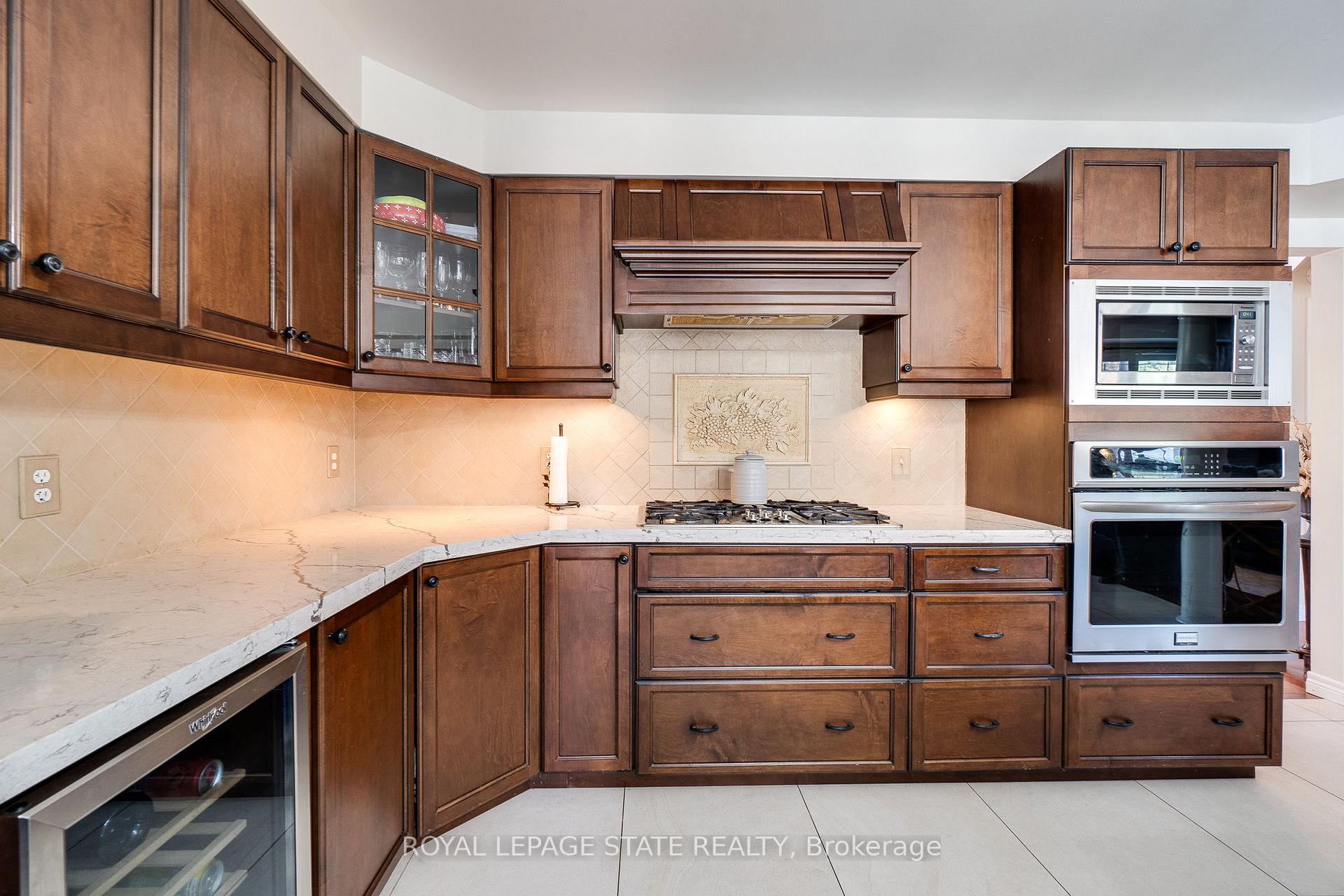 Photo 13 of 274 Springvalley Crescent, Hamilton, Gourley — HOMEH