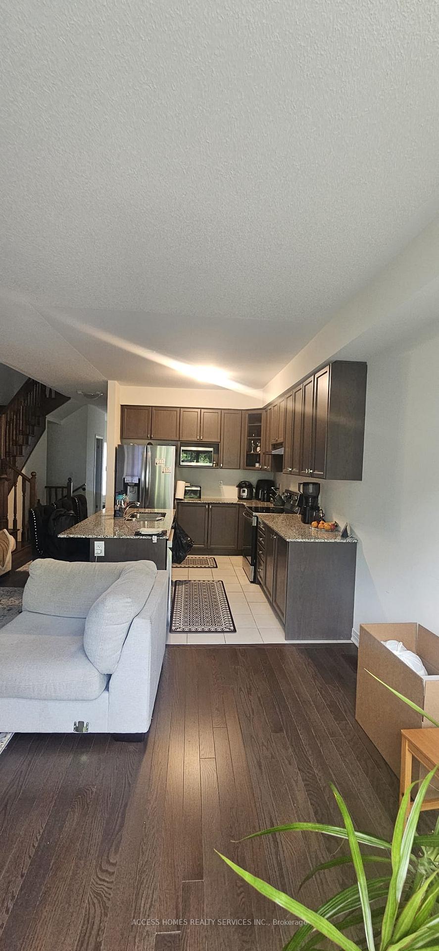 Photo 8 of 42 Brixham Lane, Brampton, Northwest Brampton — HOMEH