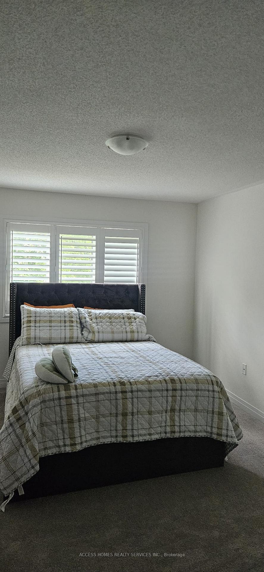 Photo 4 of 42 Brixham Lane, Brampton, Northwest Brampton — HOMEH