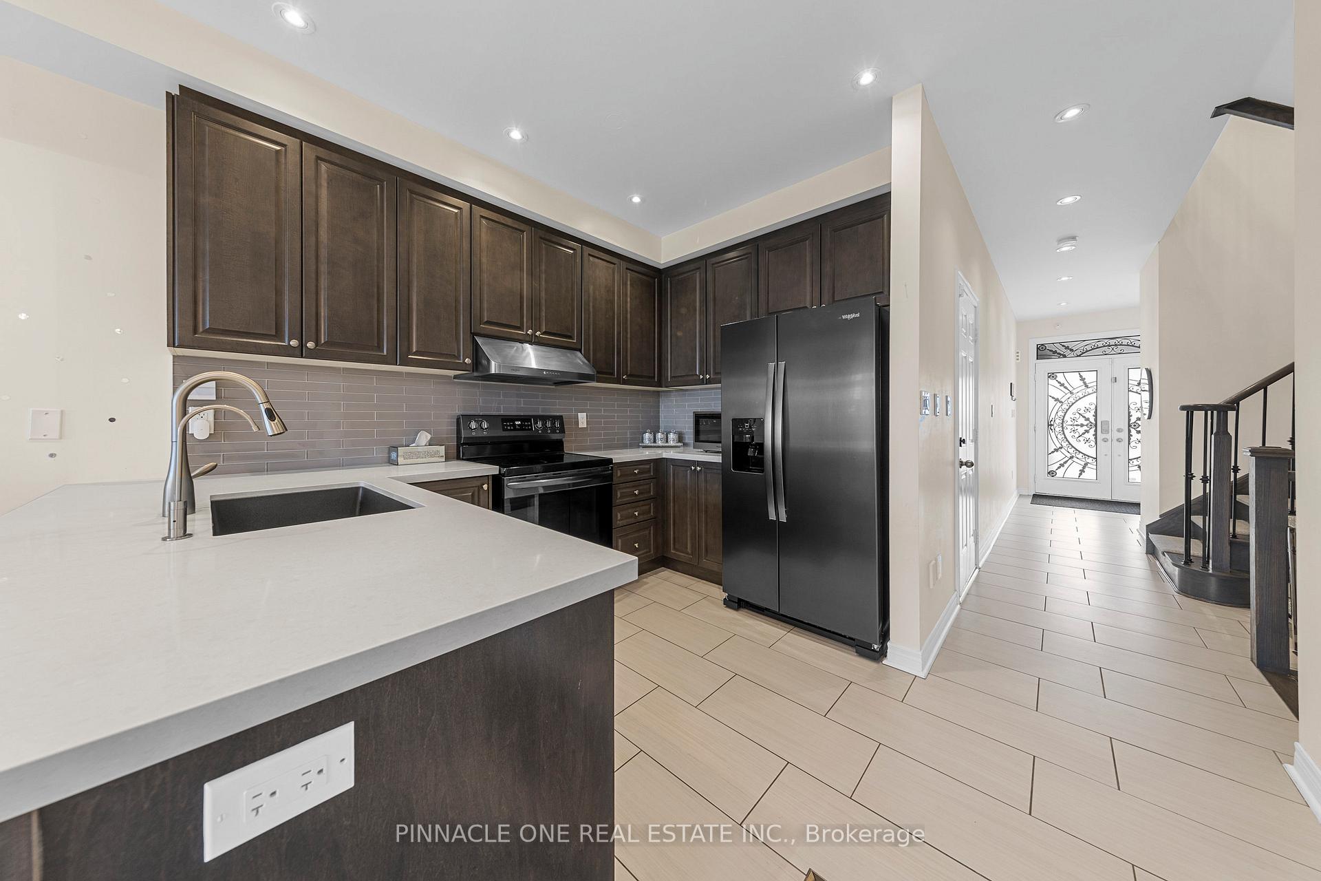 Photo 19 of 142 Sky Harbour Drive, Brampton, Brampton West — HOMEH