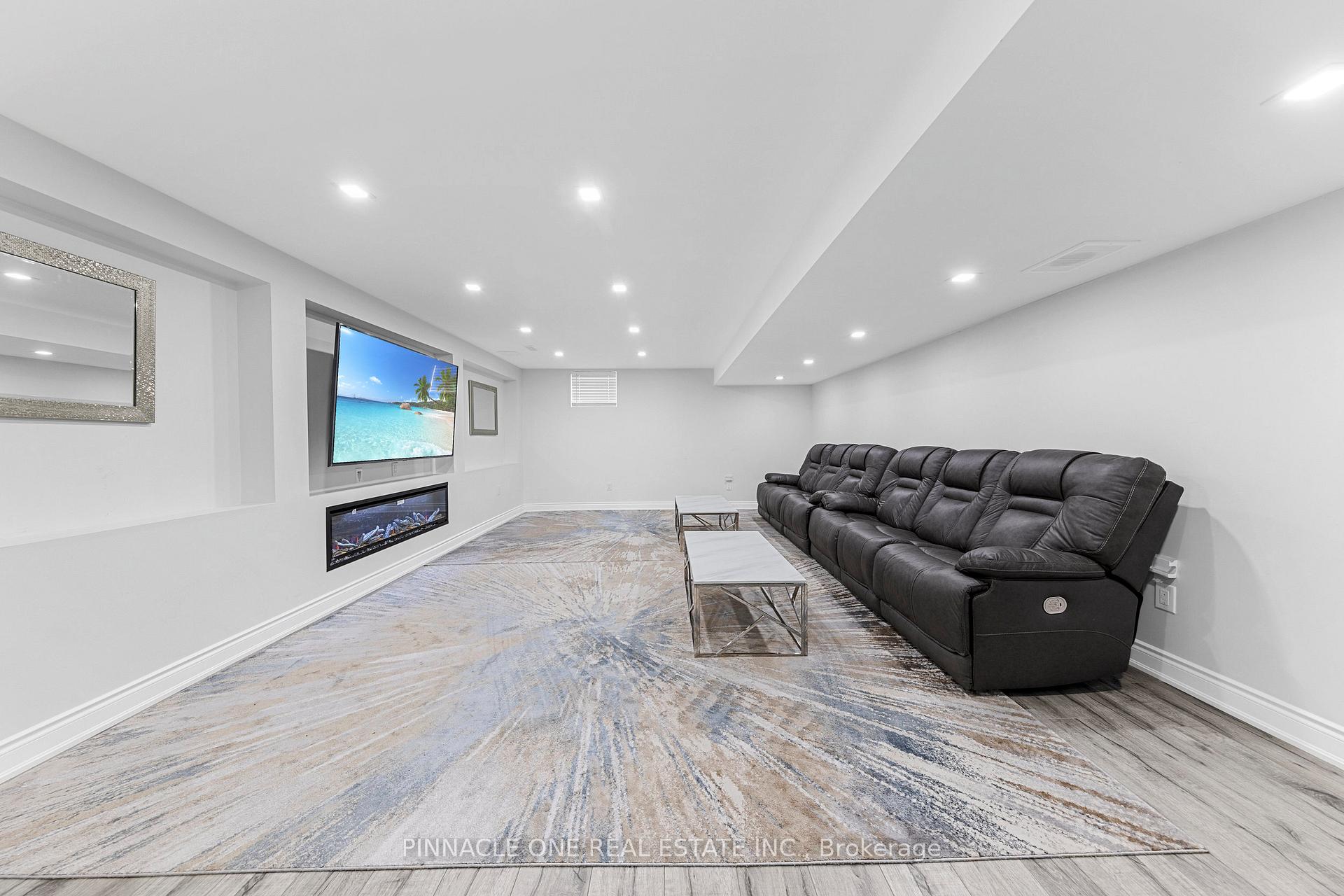 Photo 16 of 142 Sky Harbour Drive, Brampton, Brampton West — HOMEH