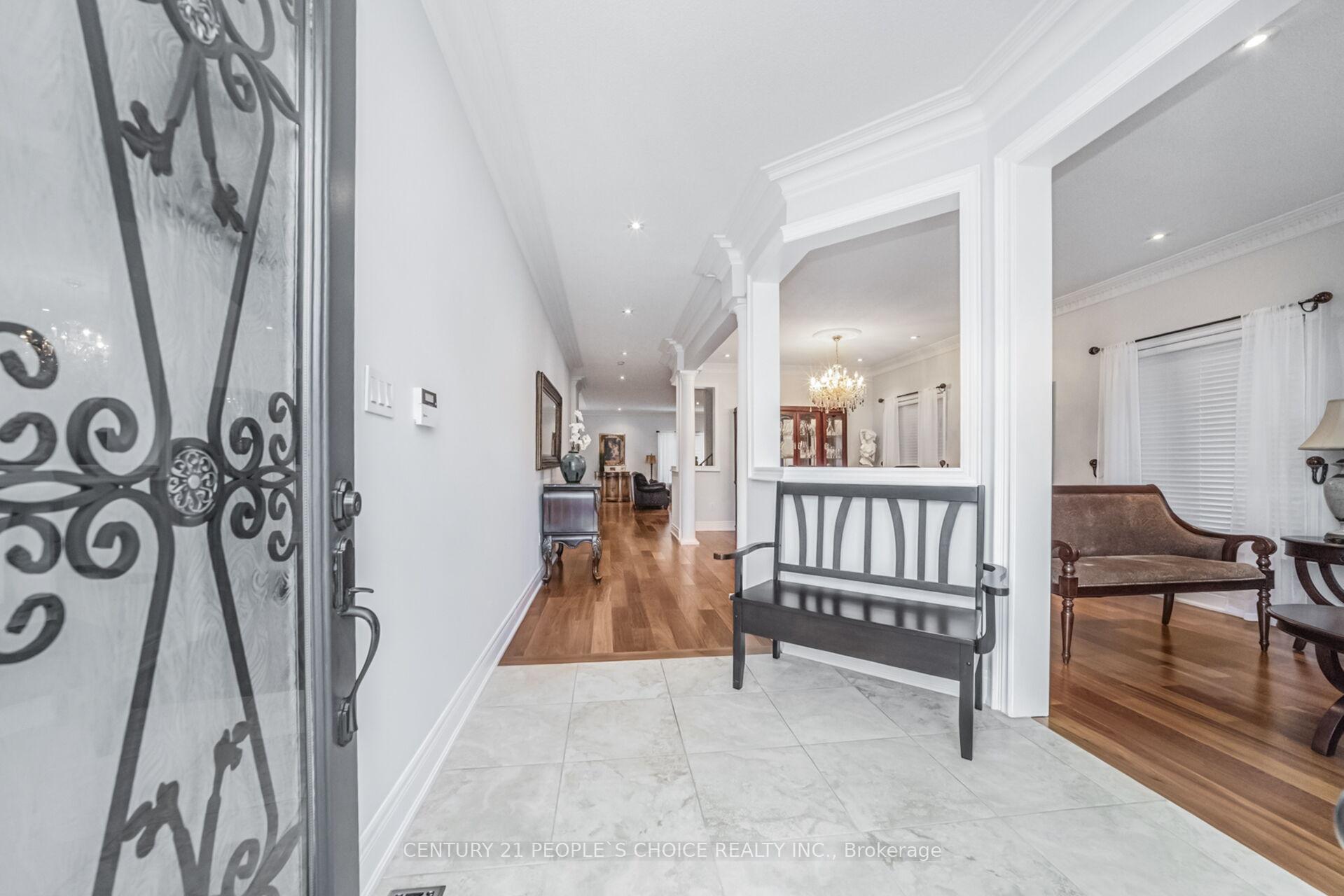 Photo 5 of 28 Coin Street, Brampton, Bram West — HOMEH
