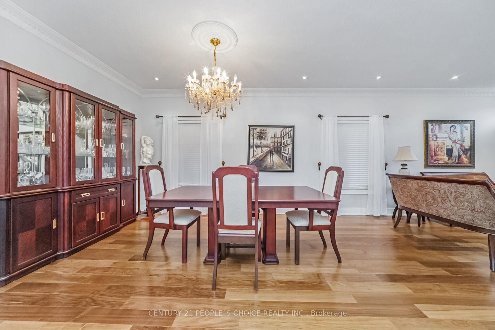 Photo 10 of 28 Coin Street, Brampton, Bram West — HOMEH