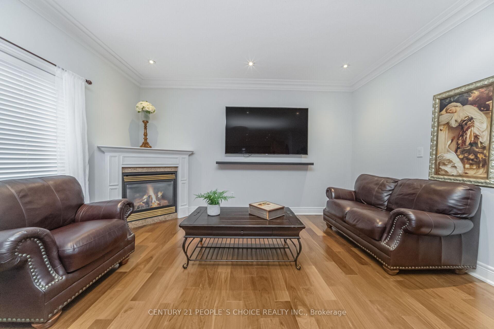 Photo 13 of 28 Coin Street, Brampton, Bram West — HOMEH