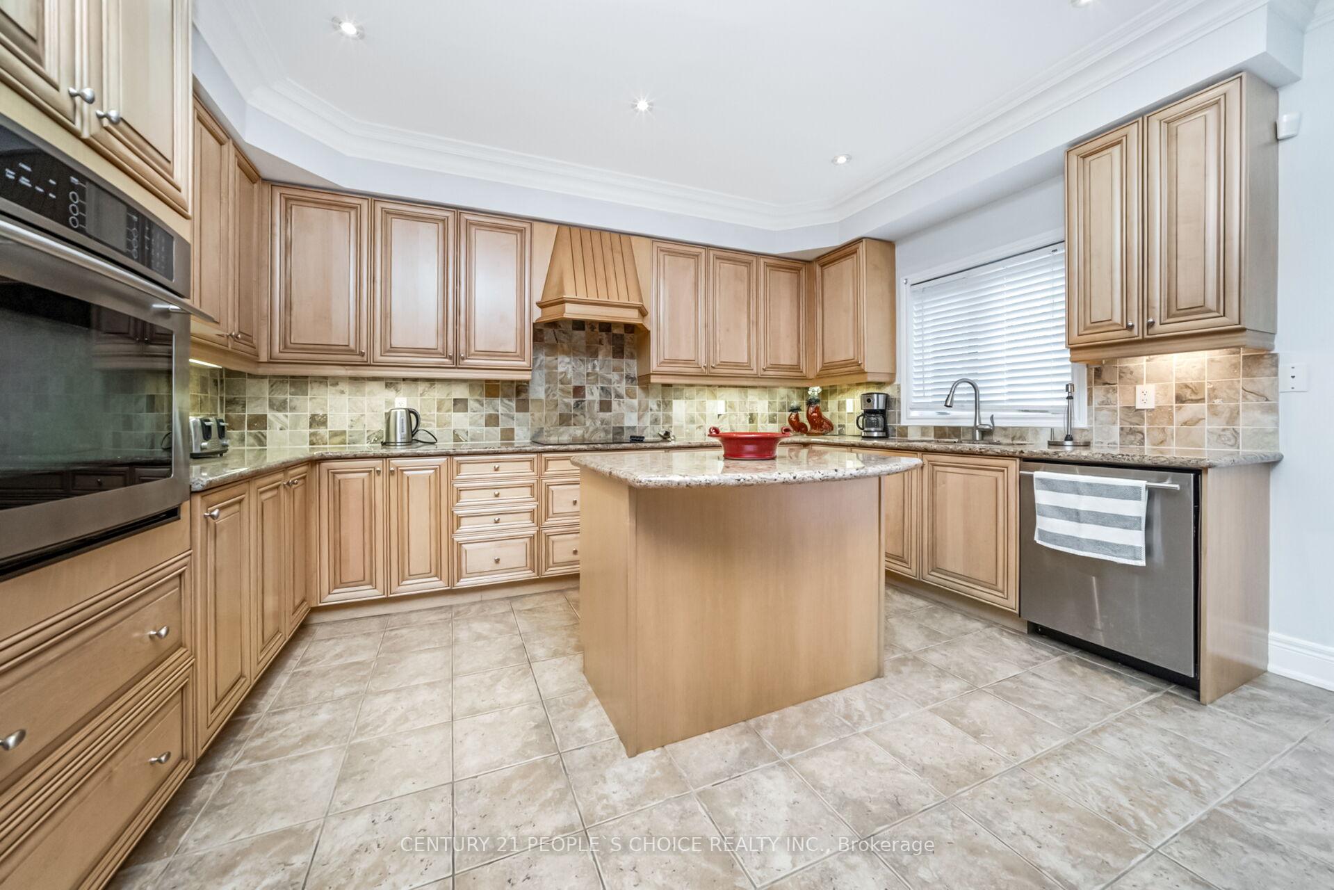 Photo 17 of 28 Coin Street, Brampton, Bram West — HOMEH