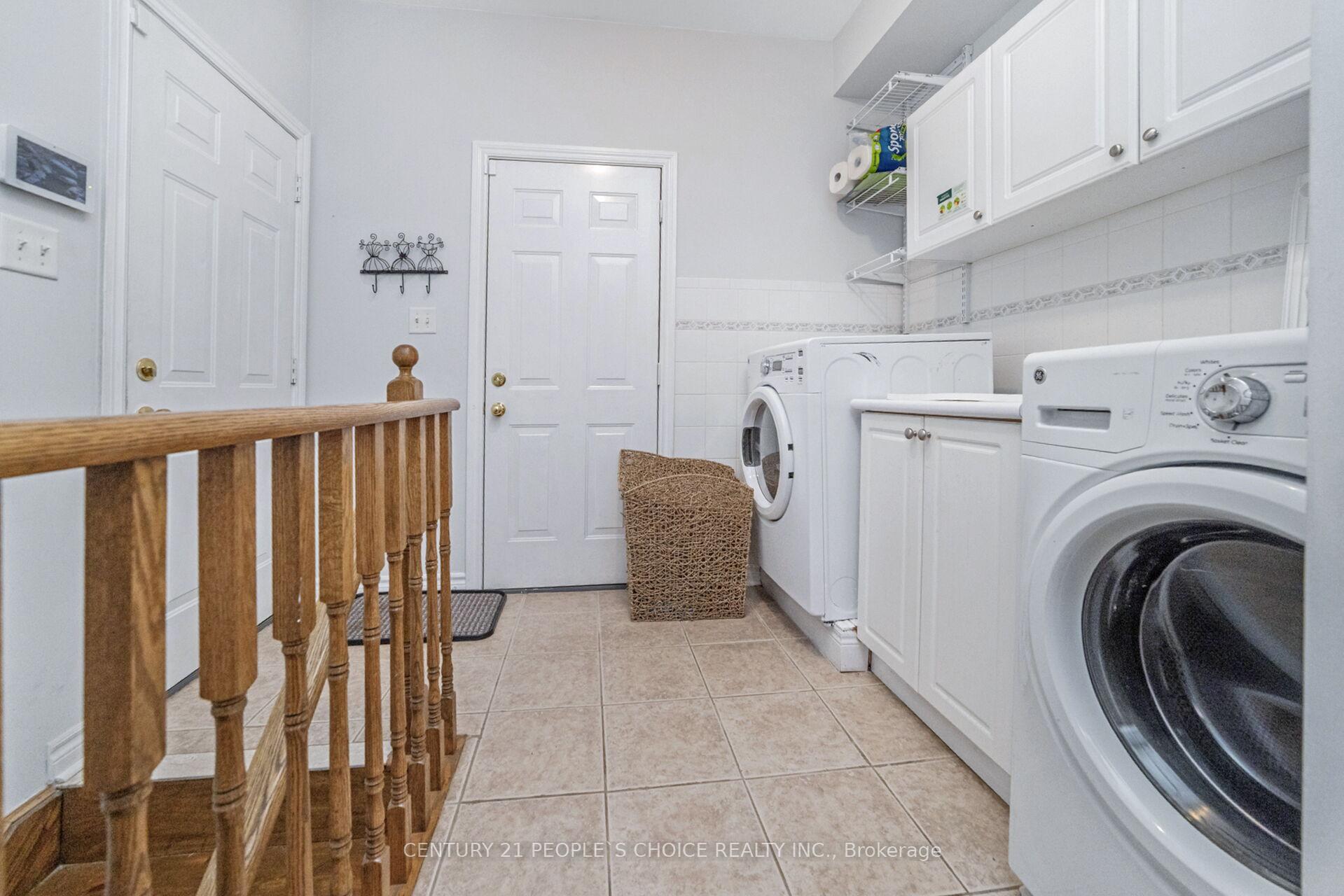 Photo 21 of 28 Coin Street, Brampton, Bram West — HOMEH