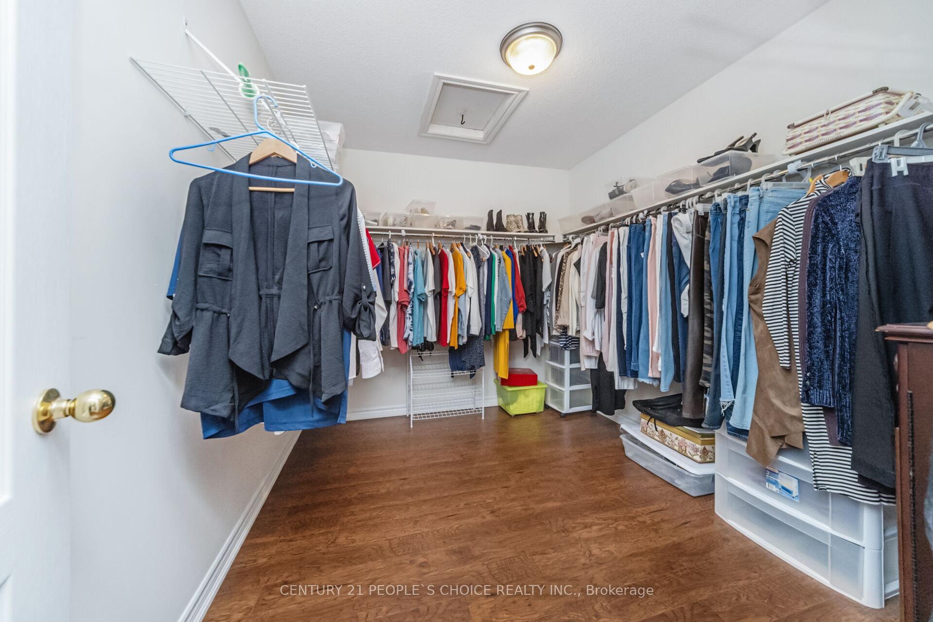 Photo 32 of 28 Coin Street, Brampton, Bram West — HOMEH