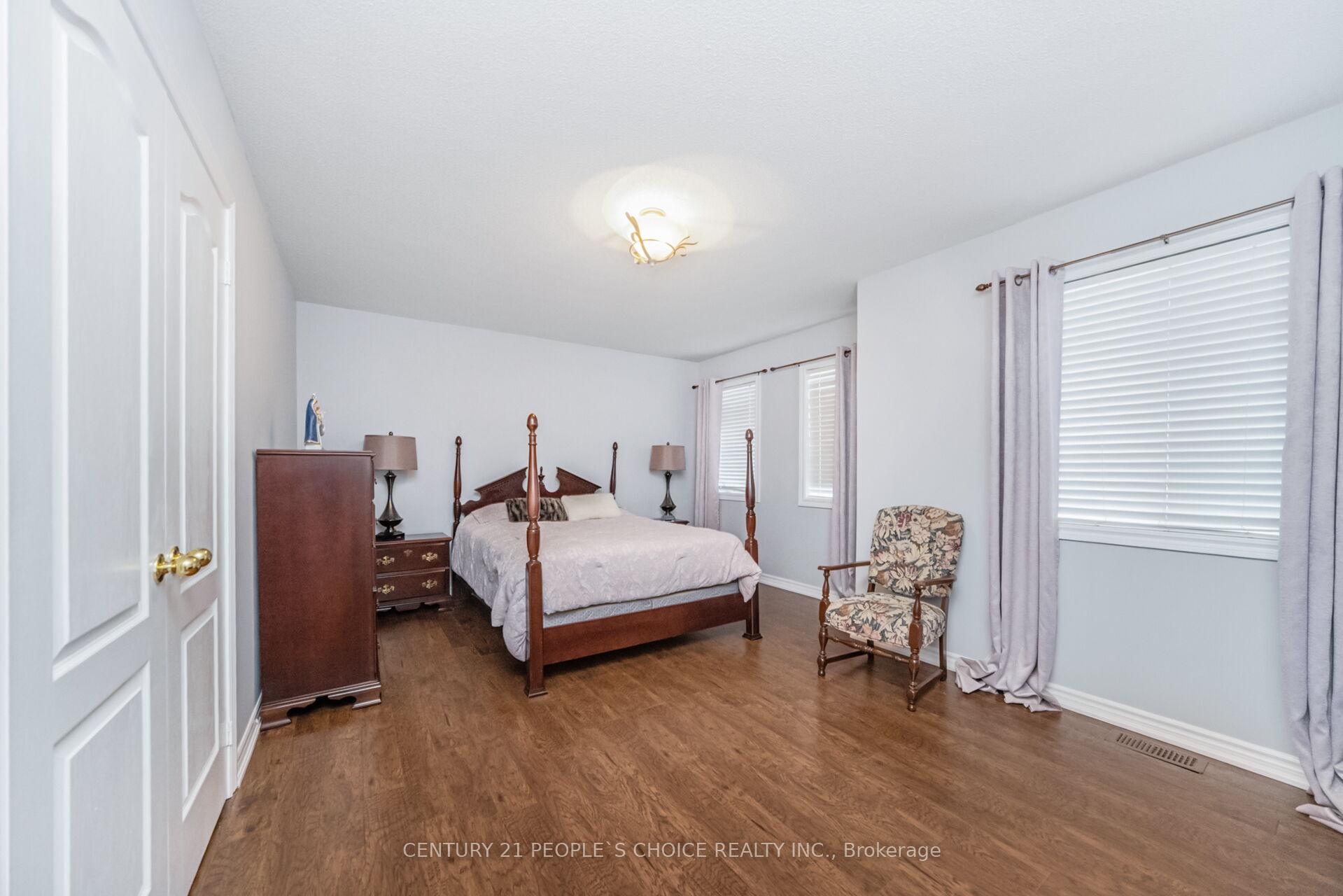 Photo 35 of 28 Coin Street, Brampton, Bram West — HOMEH