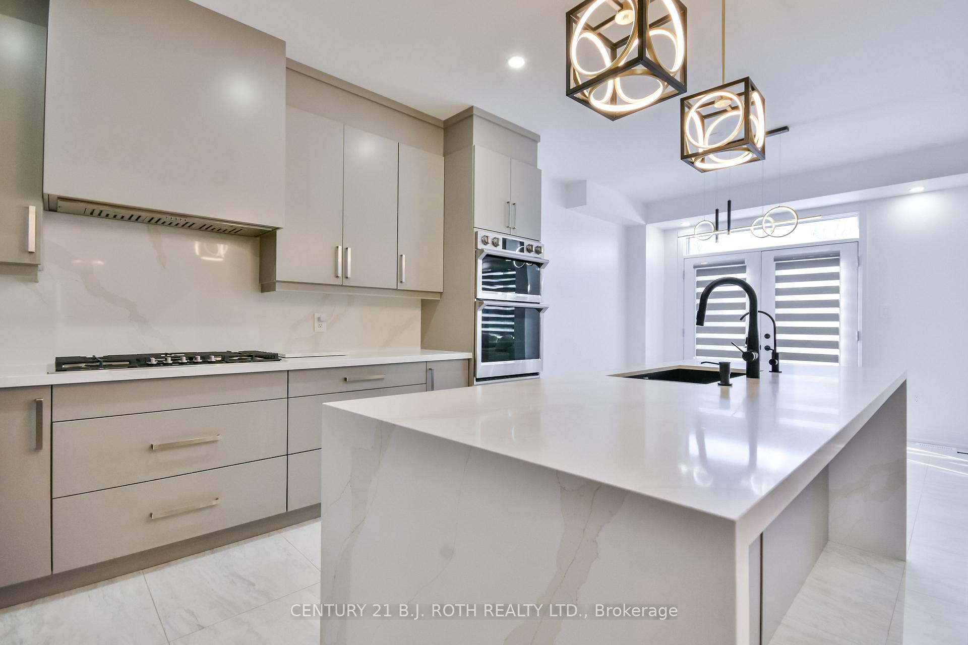 Photo 10 of 33 Paddington Grove, Barrie, Rural Barrie Southwest — HOMEH