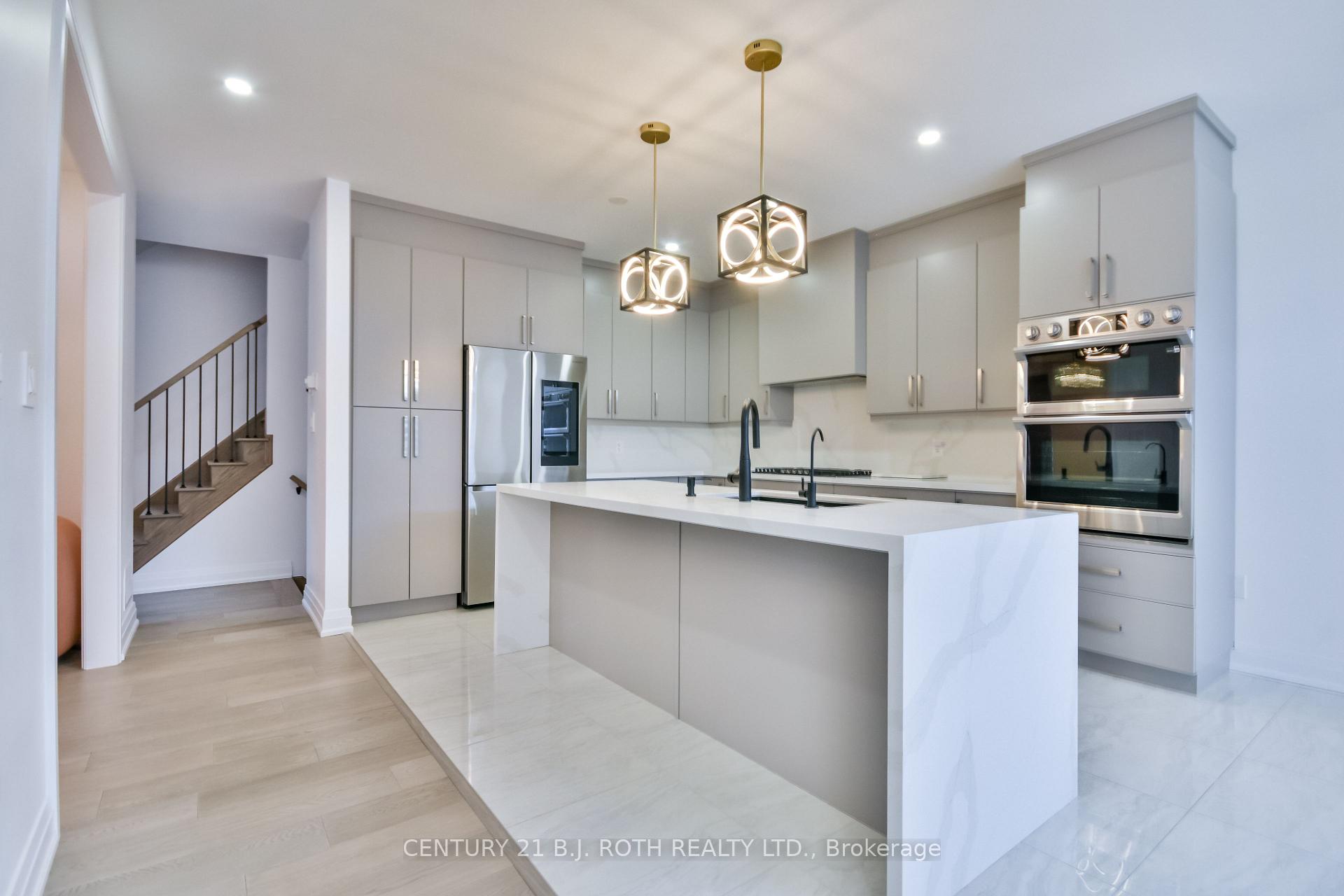 Photo 16 of 33 Paddington Grove, Barrie, Rural Barrie Southwest — HOMEH