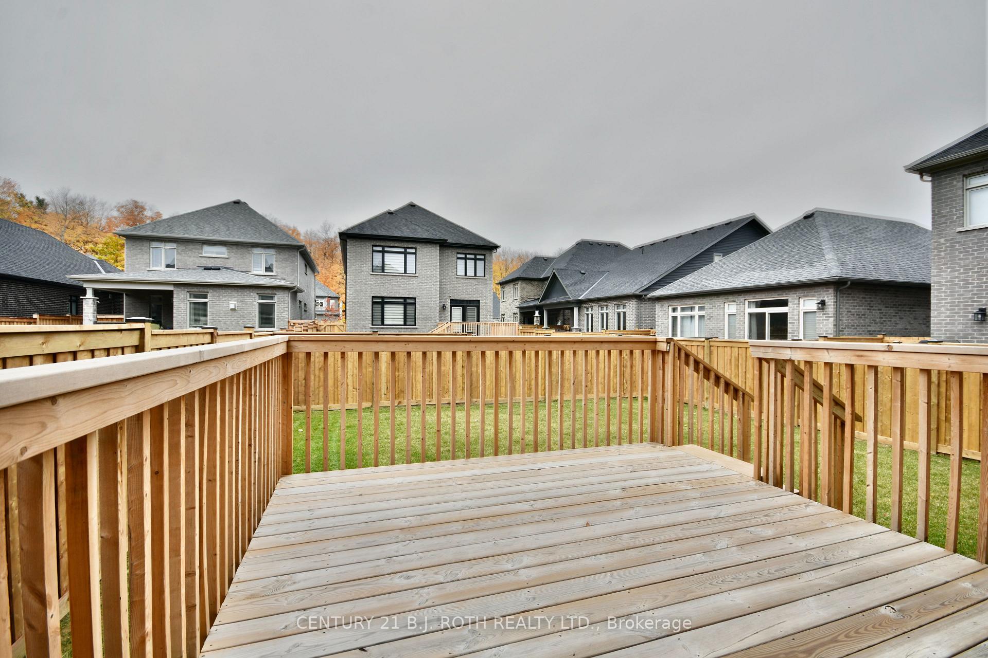 Photo 37 of 33 Paddington Grove, Barrie, Rural Barrie Southwest — HOMEH