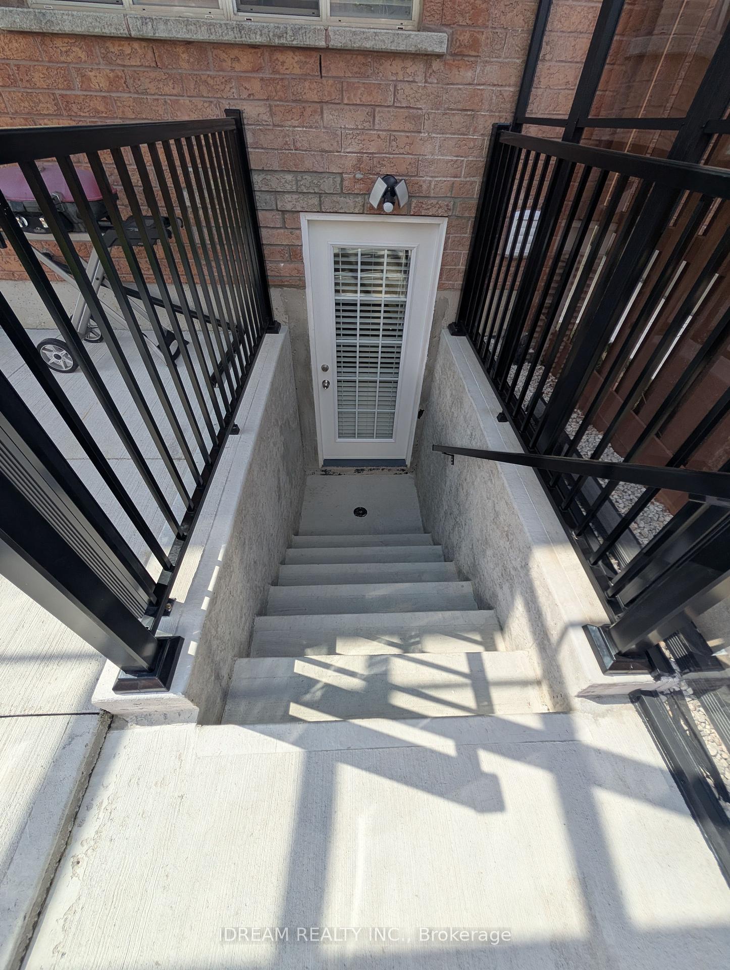 Photo 6 of Unit Bsmt, 35 Soapstone Trail, Brampton, Sandringham-Wellington — HOMEH