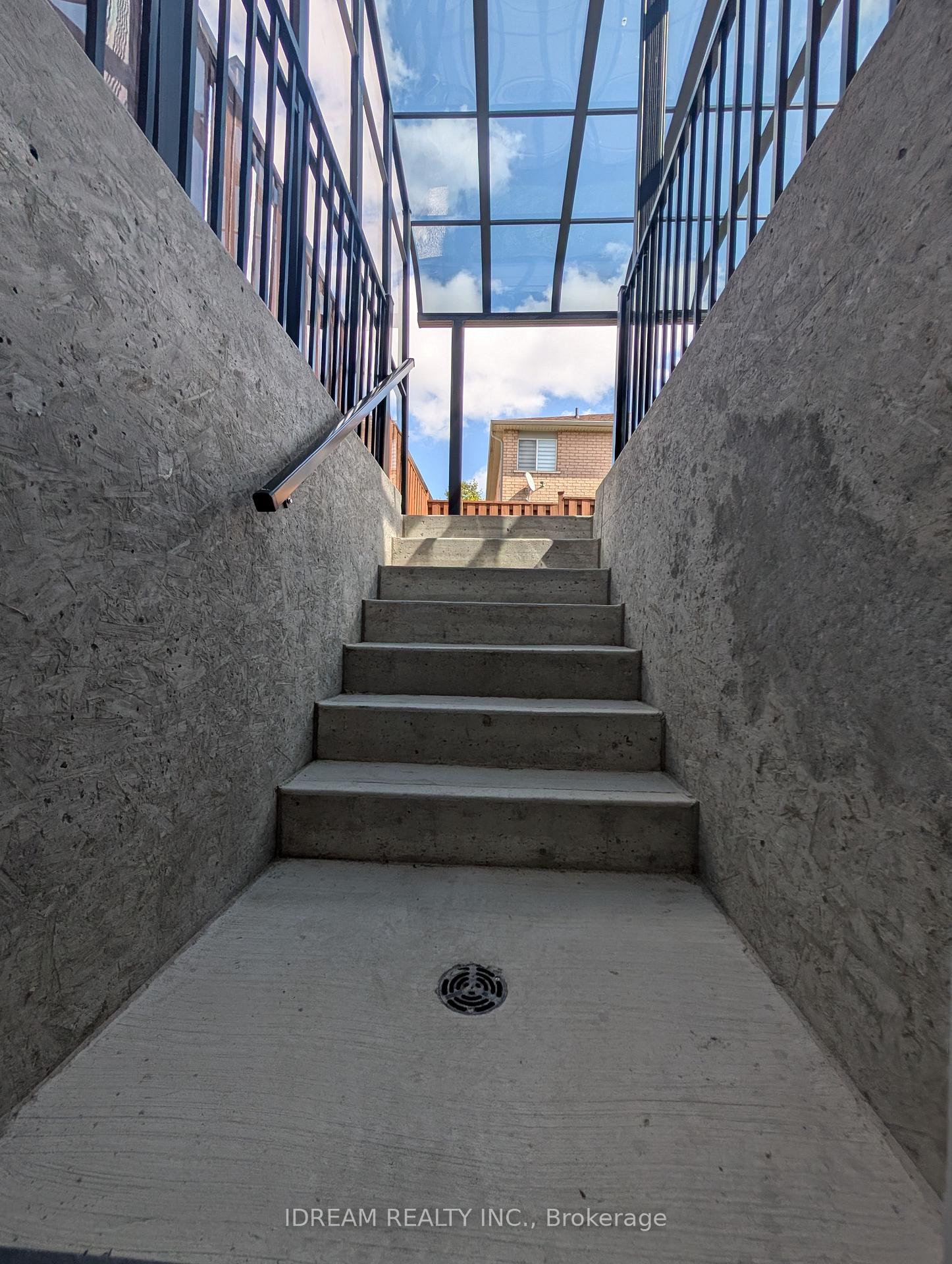 Photo 7 of Unit Bsmt, 35 Soapstone Trail, Brampton, Sandringham-Wellington — HOMEH