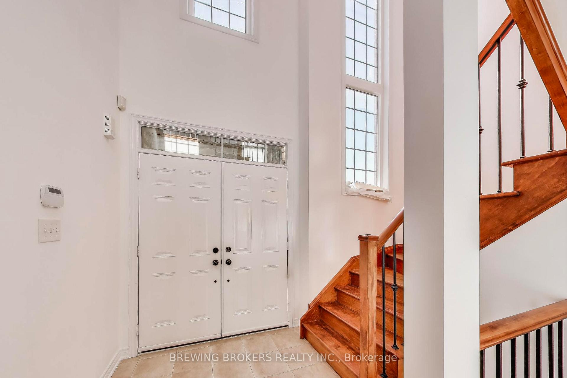 Photo 4 of 60 Yarden Drive, Vaughan, Patterson — HOMEH