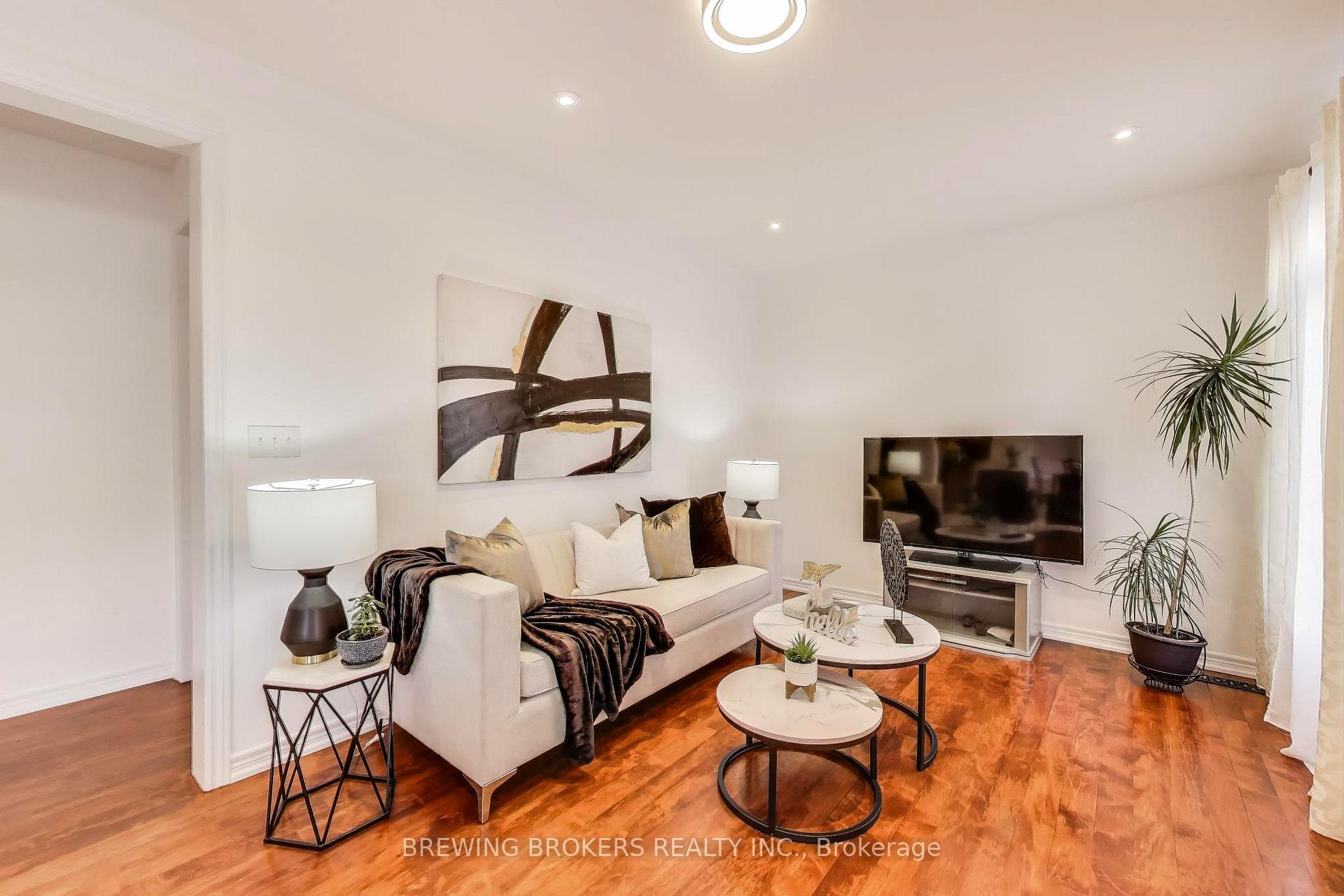Photo 7 of 60 Yarden Drive, Vaughan, Patterson — HOMEH