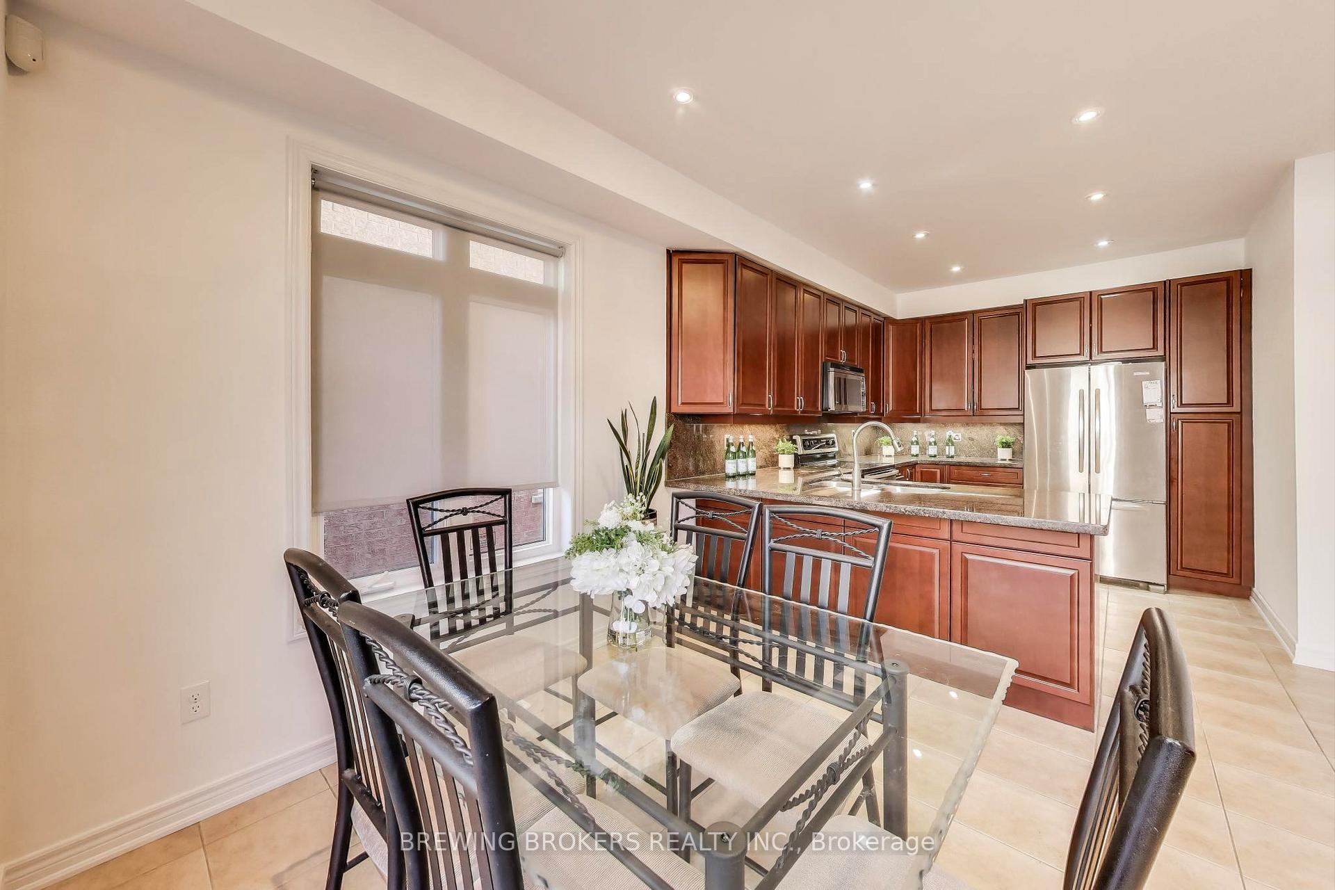 Photo 14 of 60 Yarden Drive, Vaughan, Patterson — HOMEH