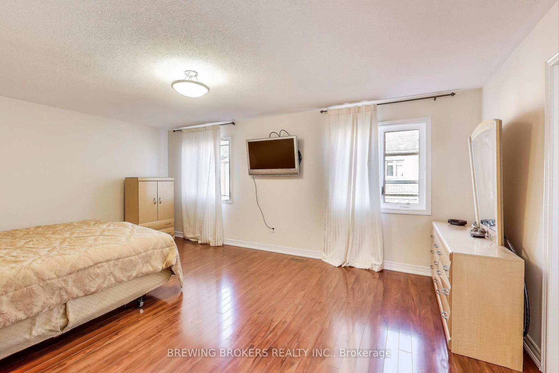 Photo 19 of 60 Yarden Drive, Vaughan, Patterson — HOMEH