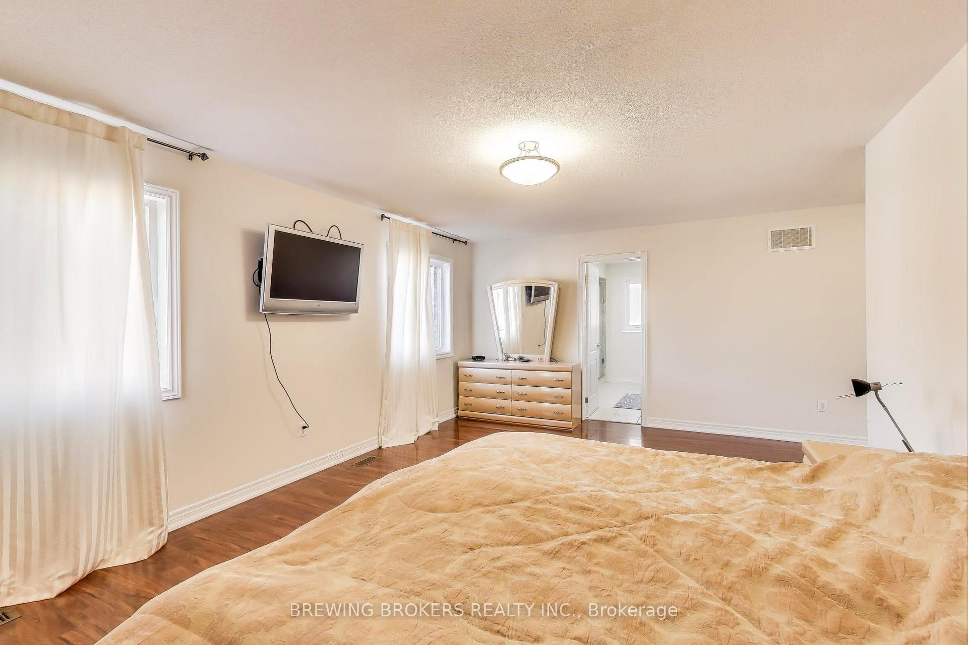 Photo 20 of 60 Yarden Drive, Vaughan, Patterson — HOMEH