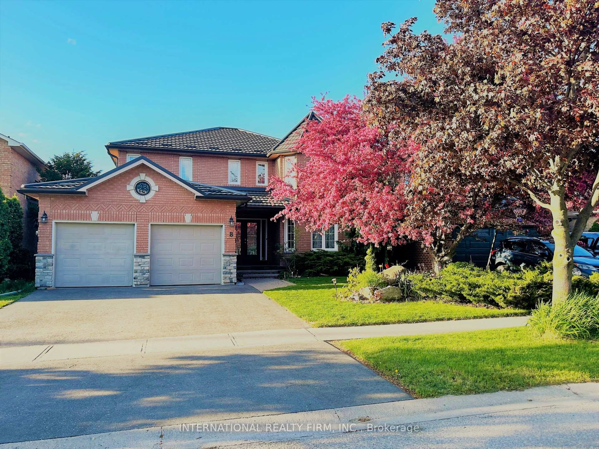 Photo 1 of 8 Bishop Drive, Barrie, Ardagh — HOMEH