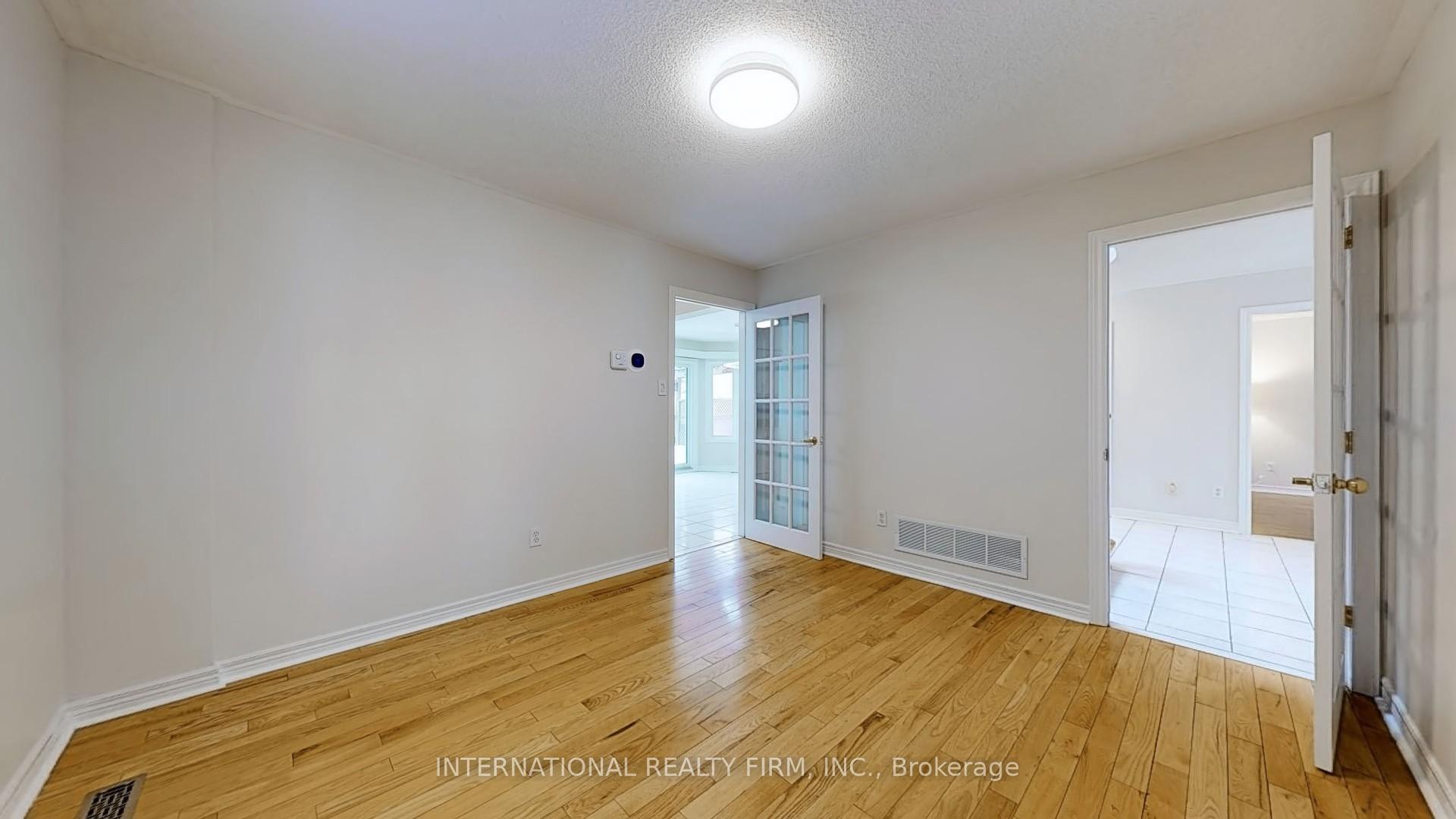 Photo 11 of 8 Bishop Drive, Barrie, Ardagh — HOMEH