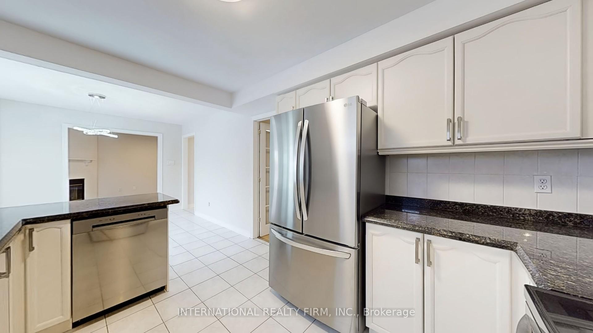 Photo 16 of 8 Bishop Drive, Barrie, Ardagh — HOMEH
