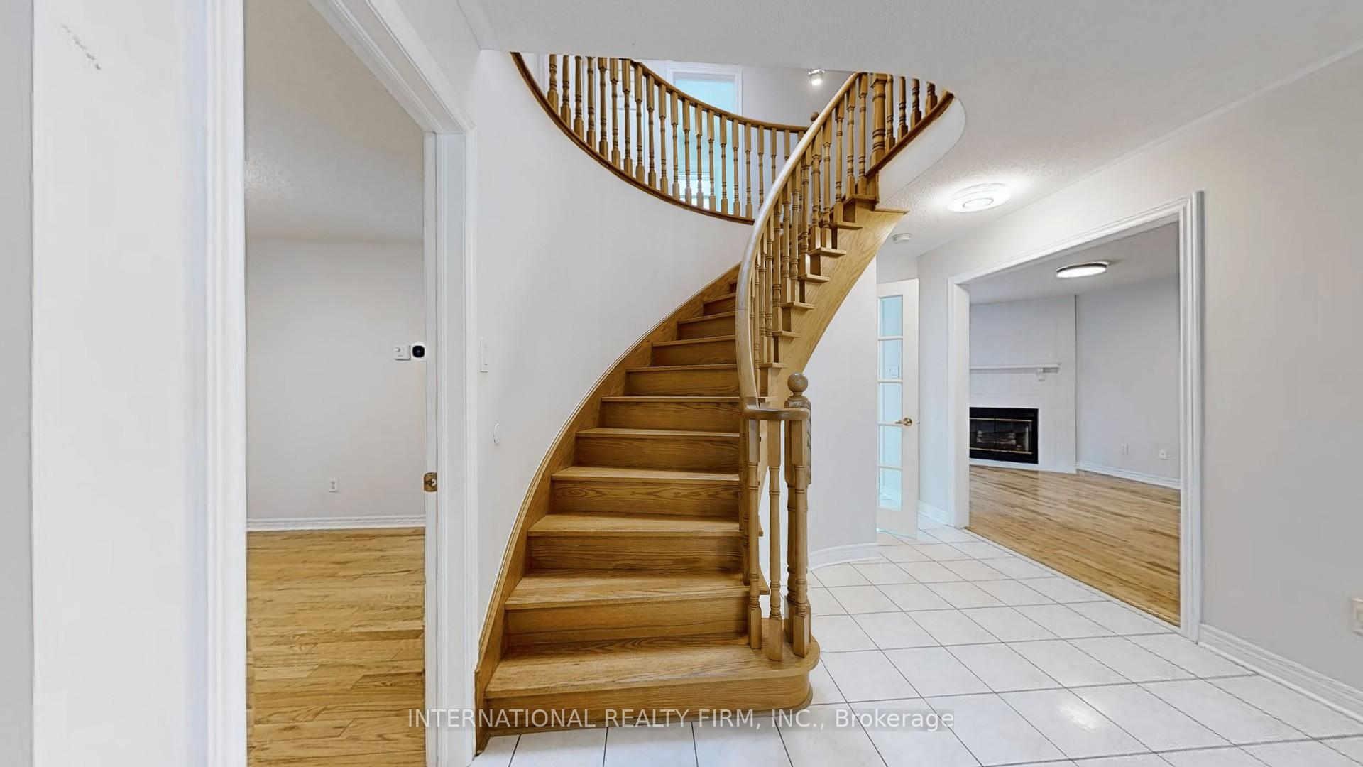 Photo 20 of 8 Bishop Drive, Barrie, Ardagh — HOMEH
