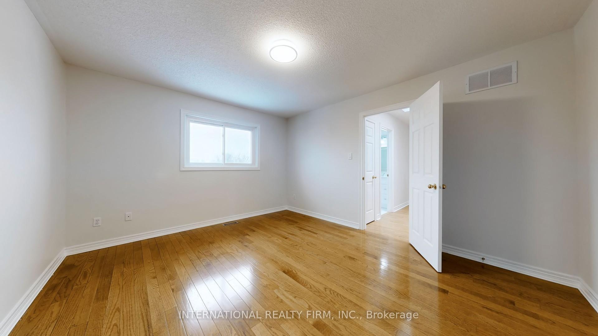 Photo 32 of 8 Bishop Drive, Barrie, Ardagh — HOMEH