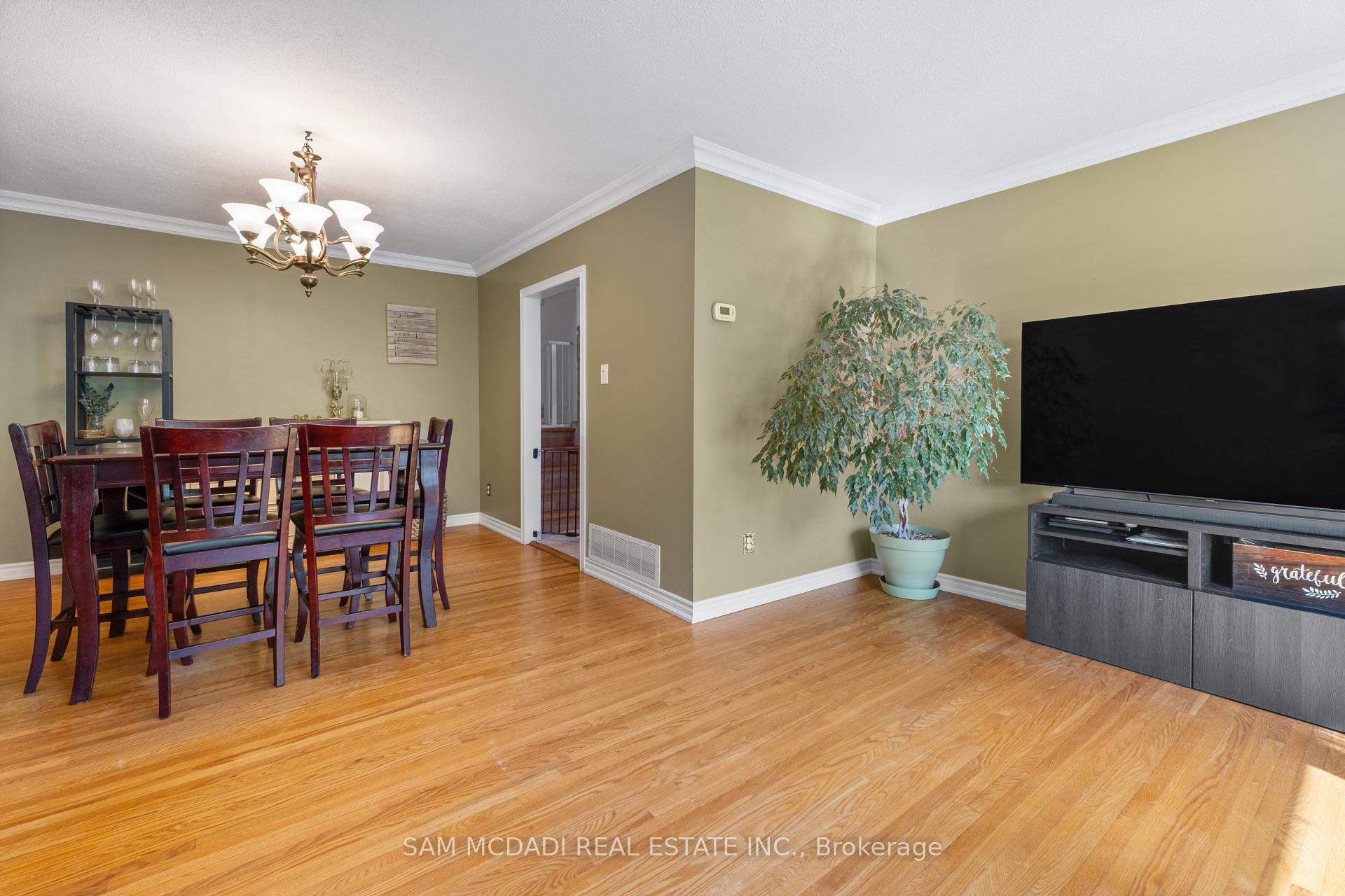 Photo 9 of 77 Lockton Crescent, Brampton, Brampton East — HOMEH
